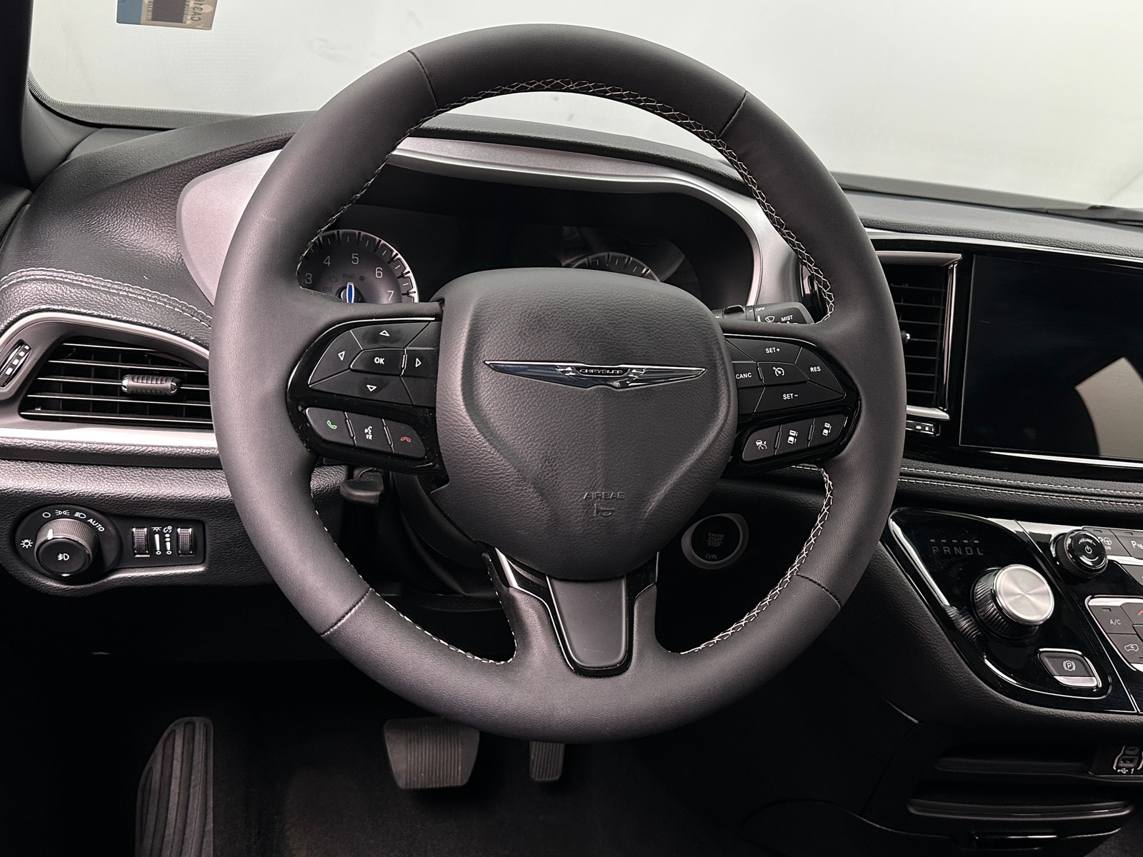 Thumbnail: 2024 Chrysler Pacifica - 5