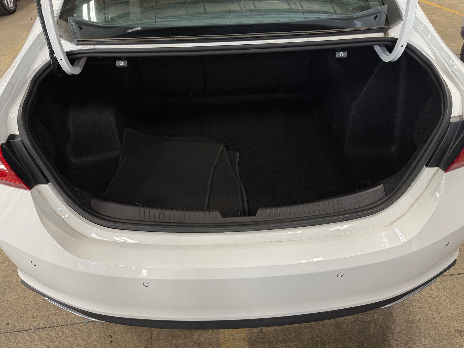 Thumbnail: 2024 Chevrolet Malibu - 7