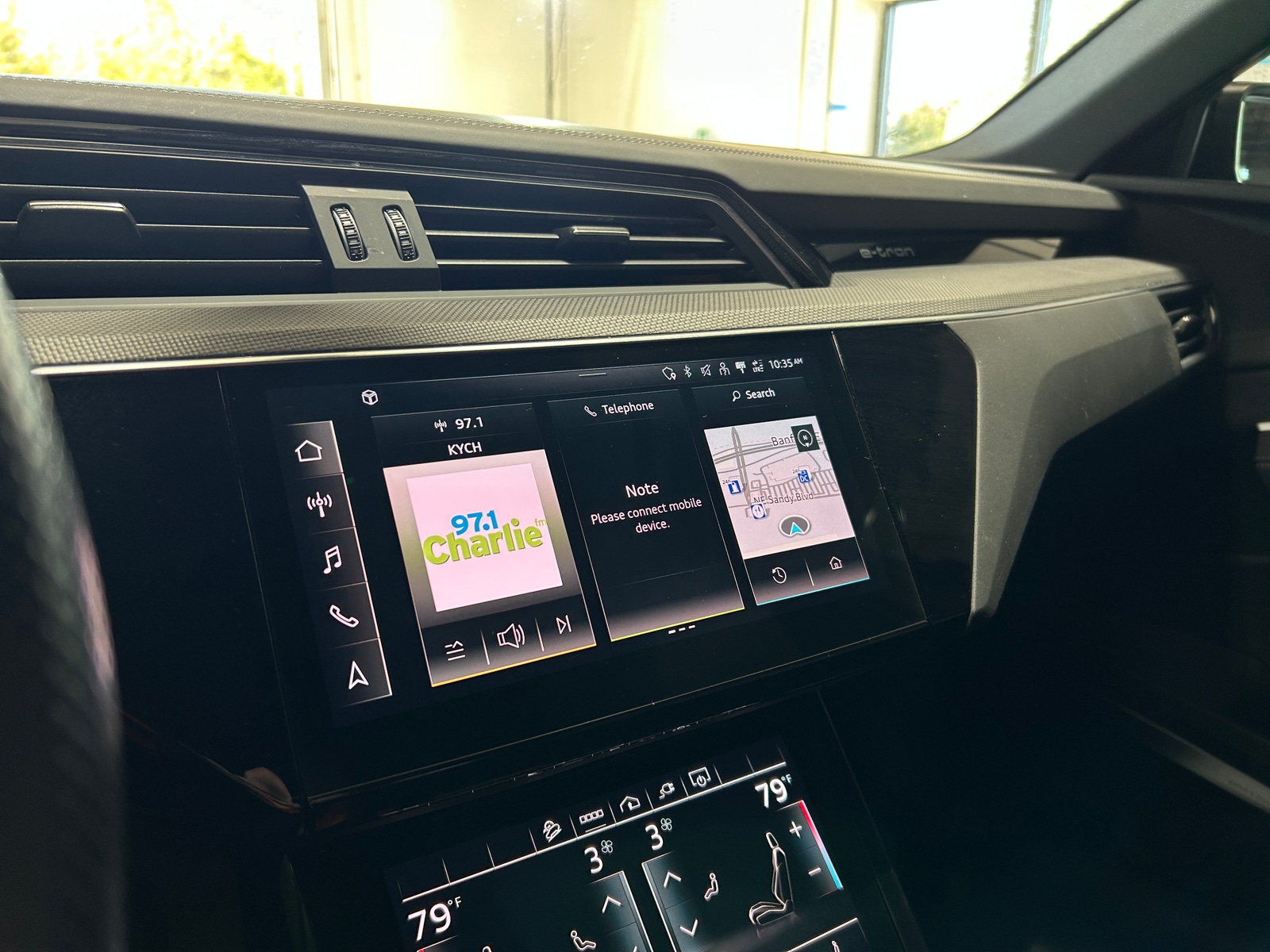 Thumbnail: 2022 Audi e-tron S - 3