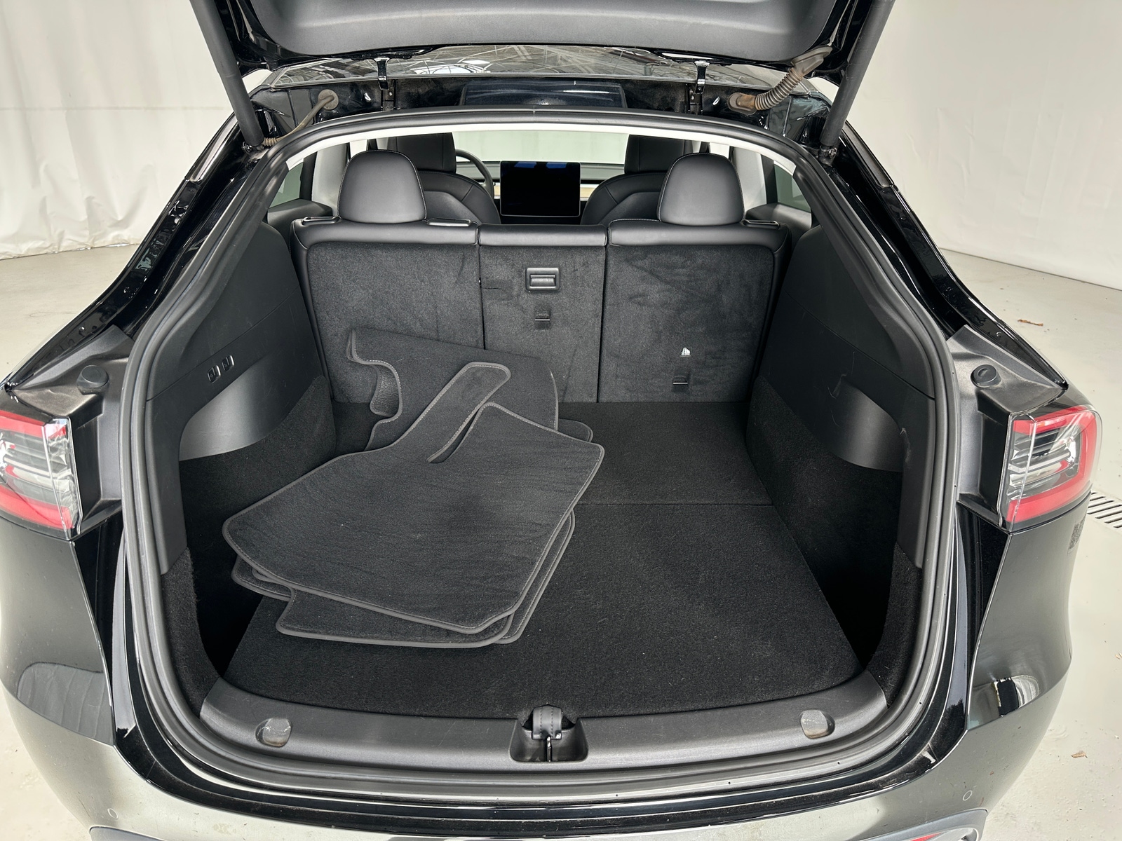 Thumbnail: 2022 Tesla Model Y - 6