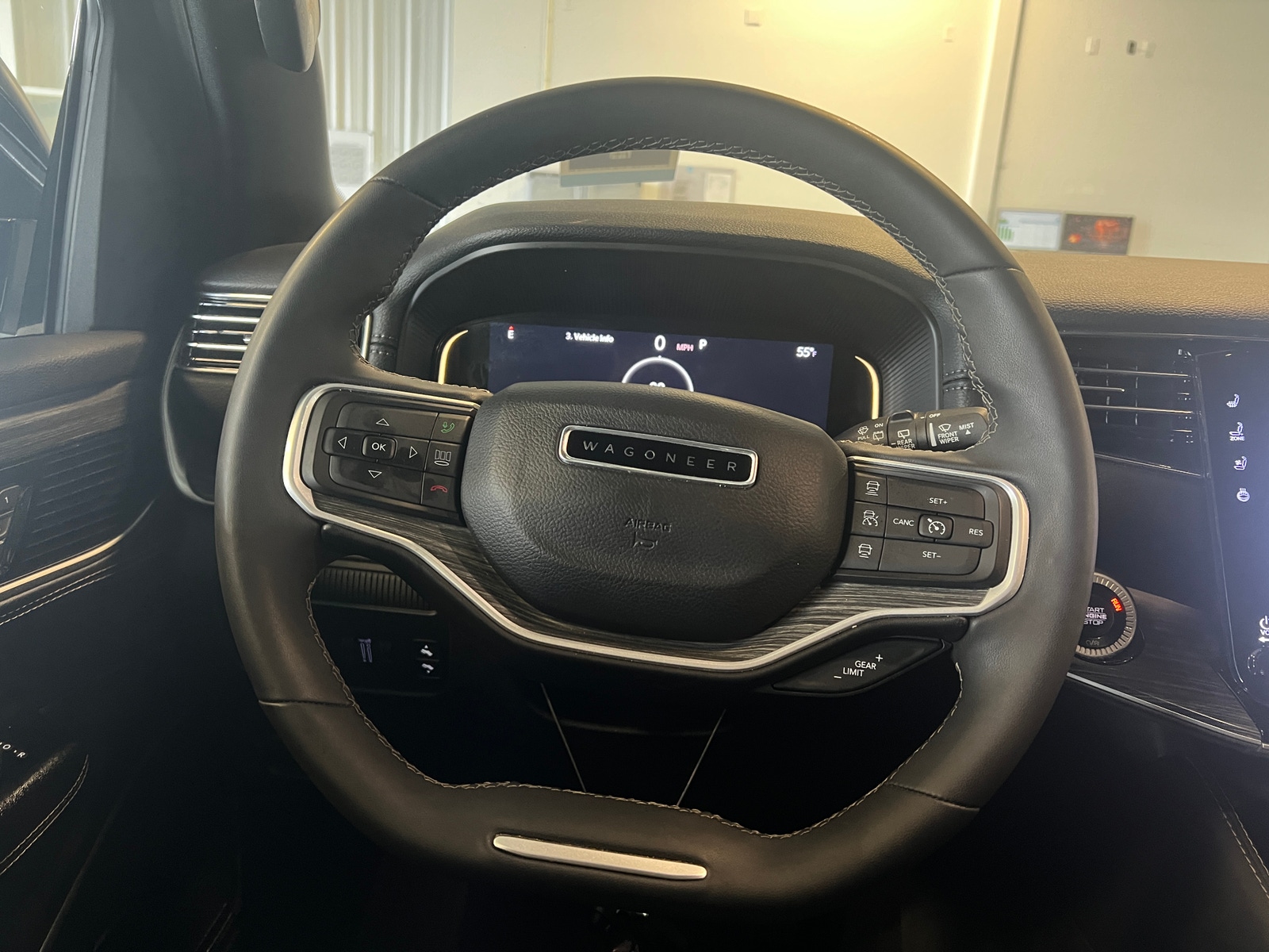 Thumbnail: 2024 Jeep Wagoneer - 4