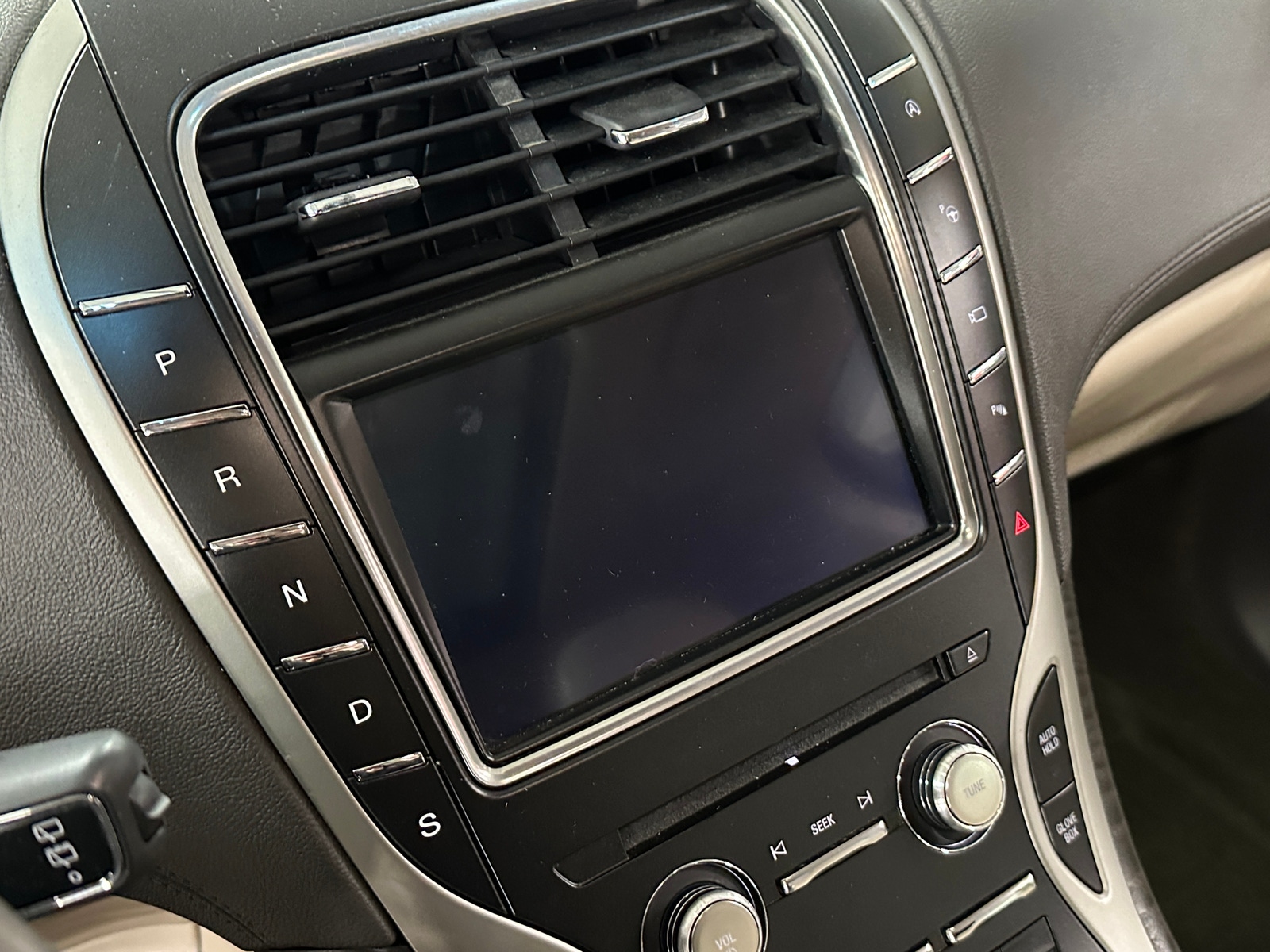 Thumbnail: 2019 Lincoln Nautilus - 3