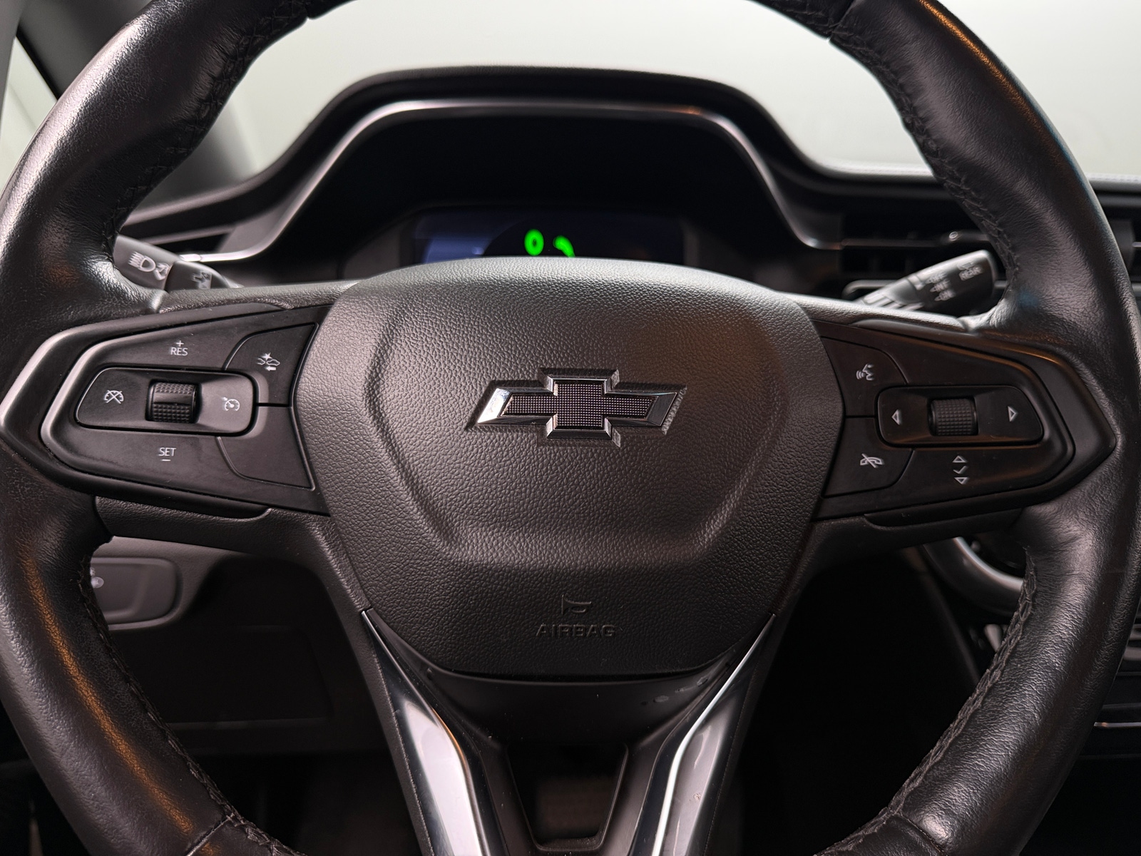 Thumbnail: 2023 Chevrolet Bolt EV - 4