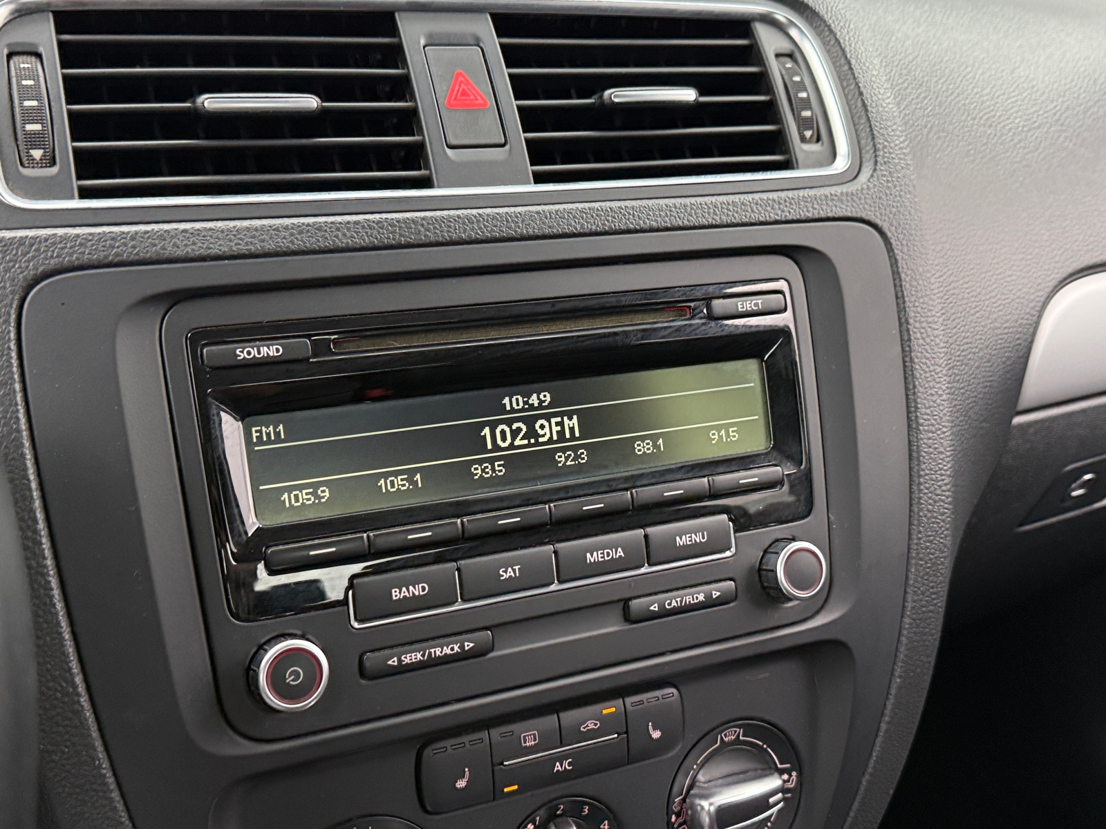 Thumbnail: 2013 Volkswagen Jetta - 3