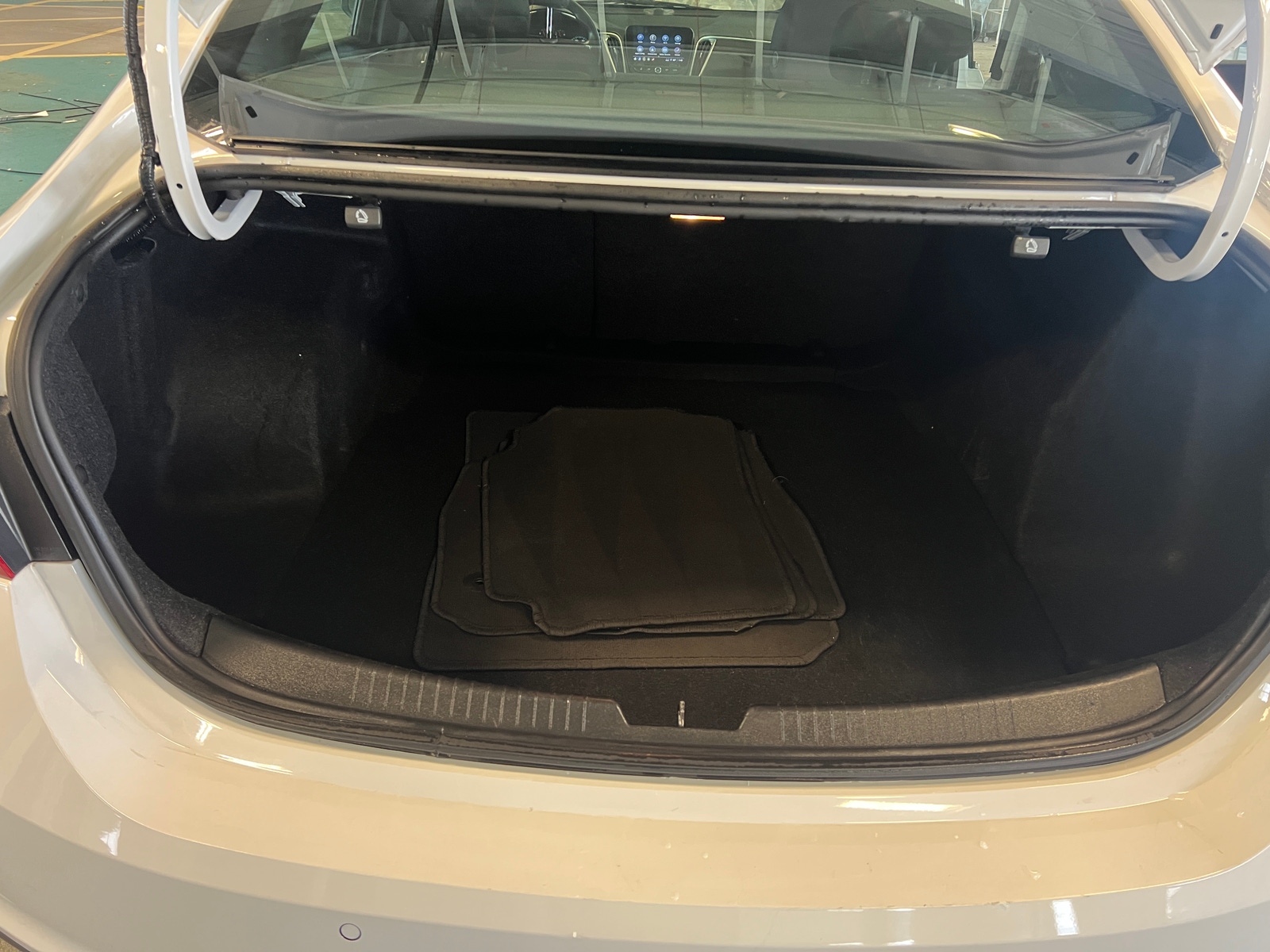 Thumbnail: 2023 Chevrolet Malibu - 7