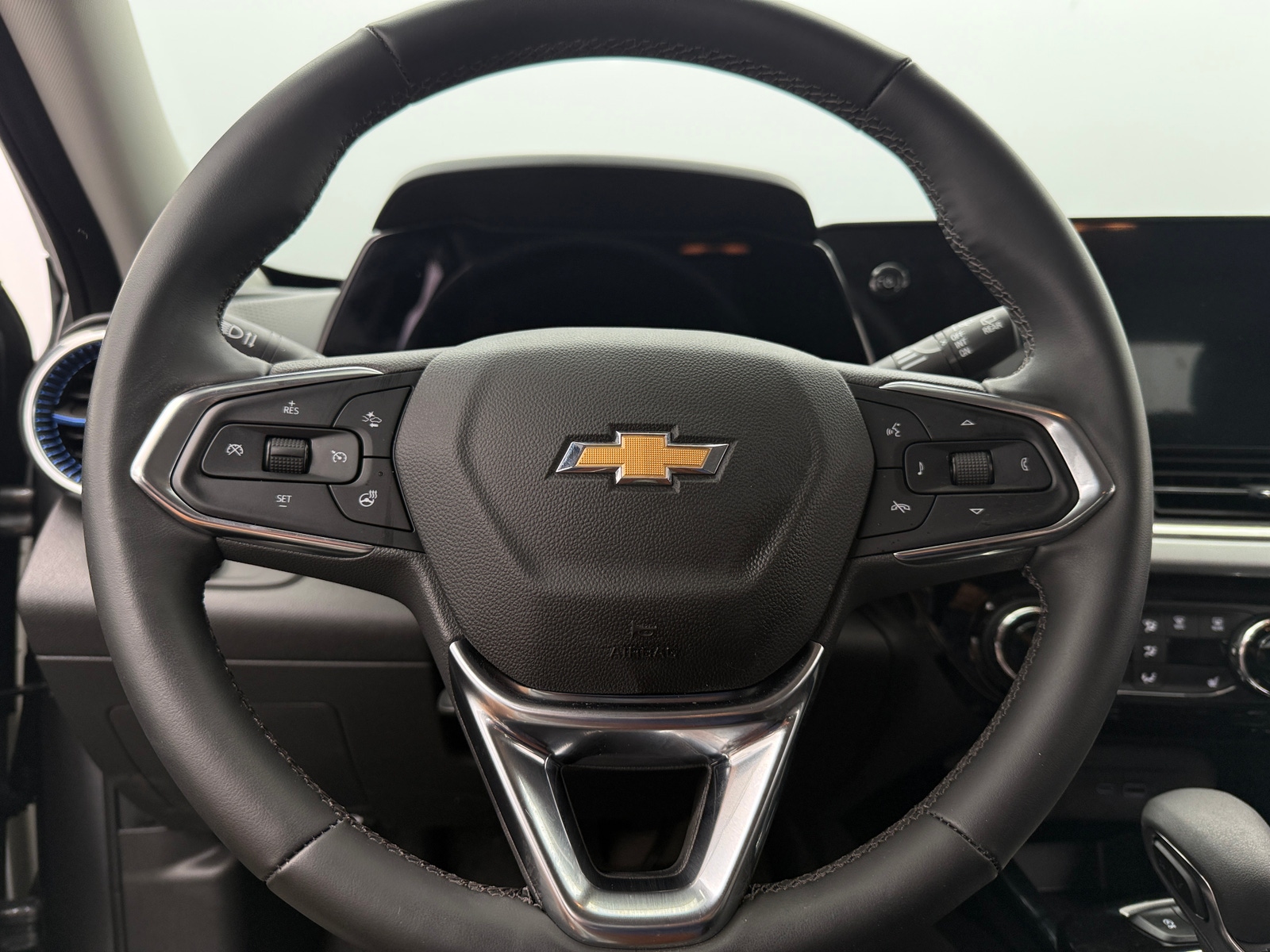 Thumbnail: 2024 Chevrolet Trax - 5