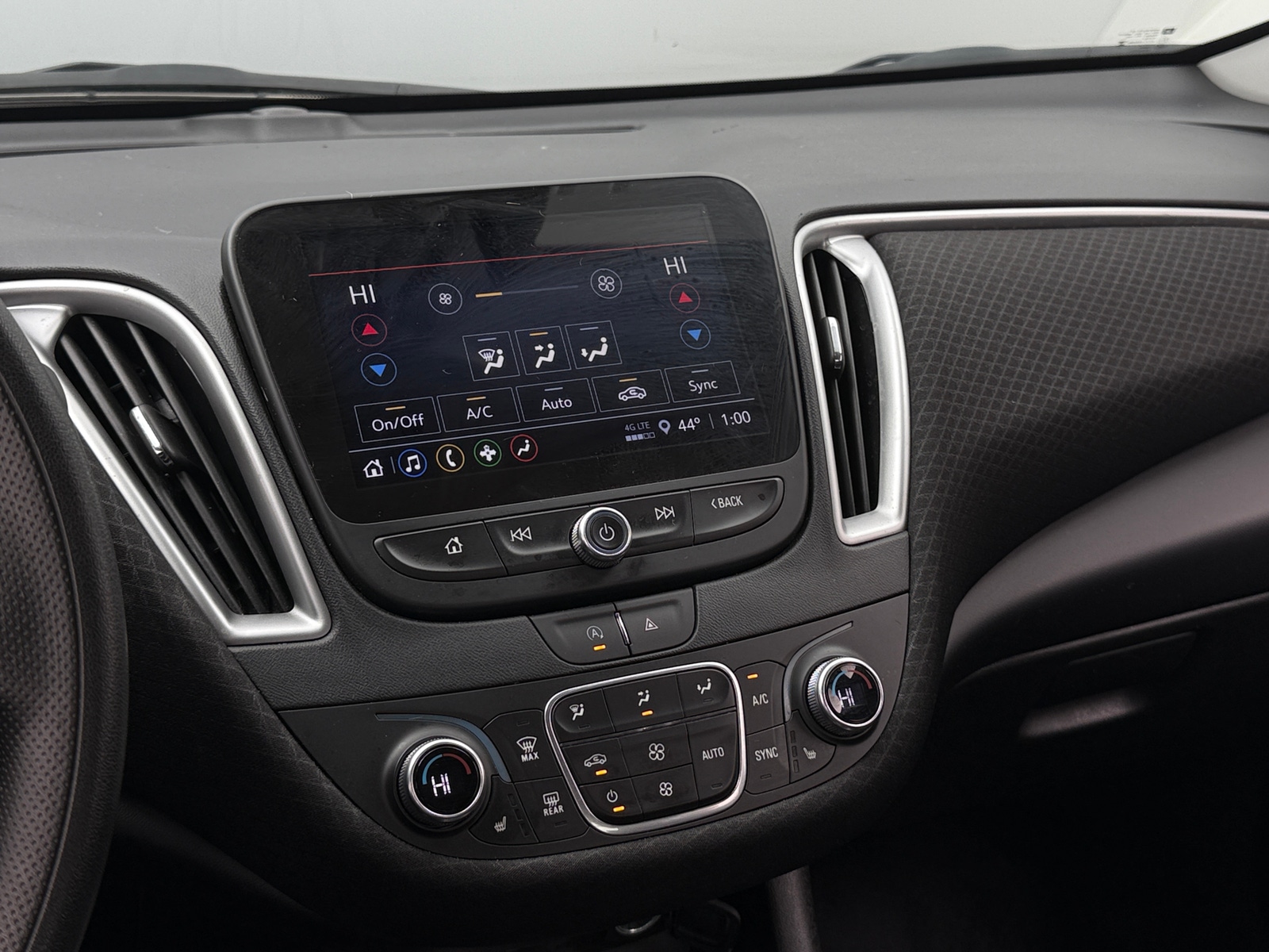 Thumbnail: 2024 Chevrolet Malibu - 4