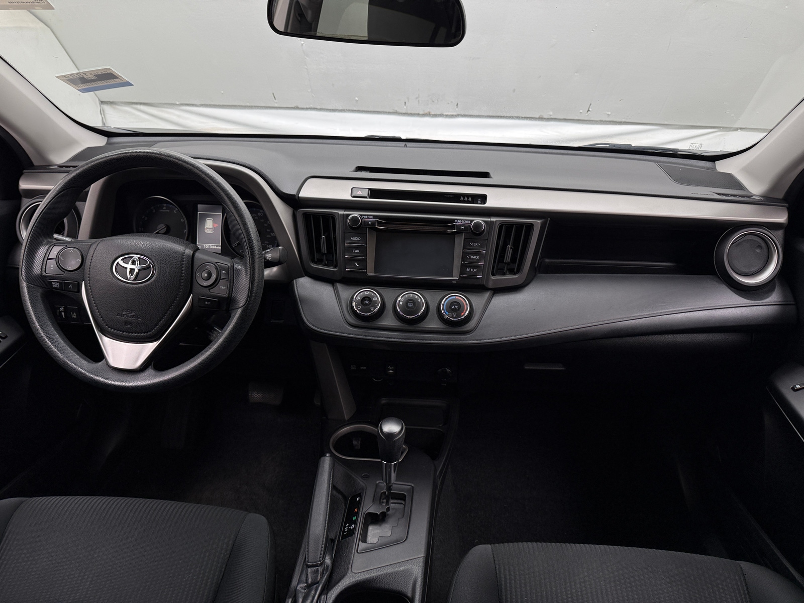 Thumbnail: 2018 Toyota RAV4 - 3