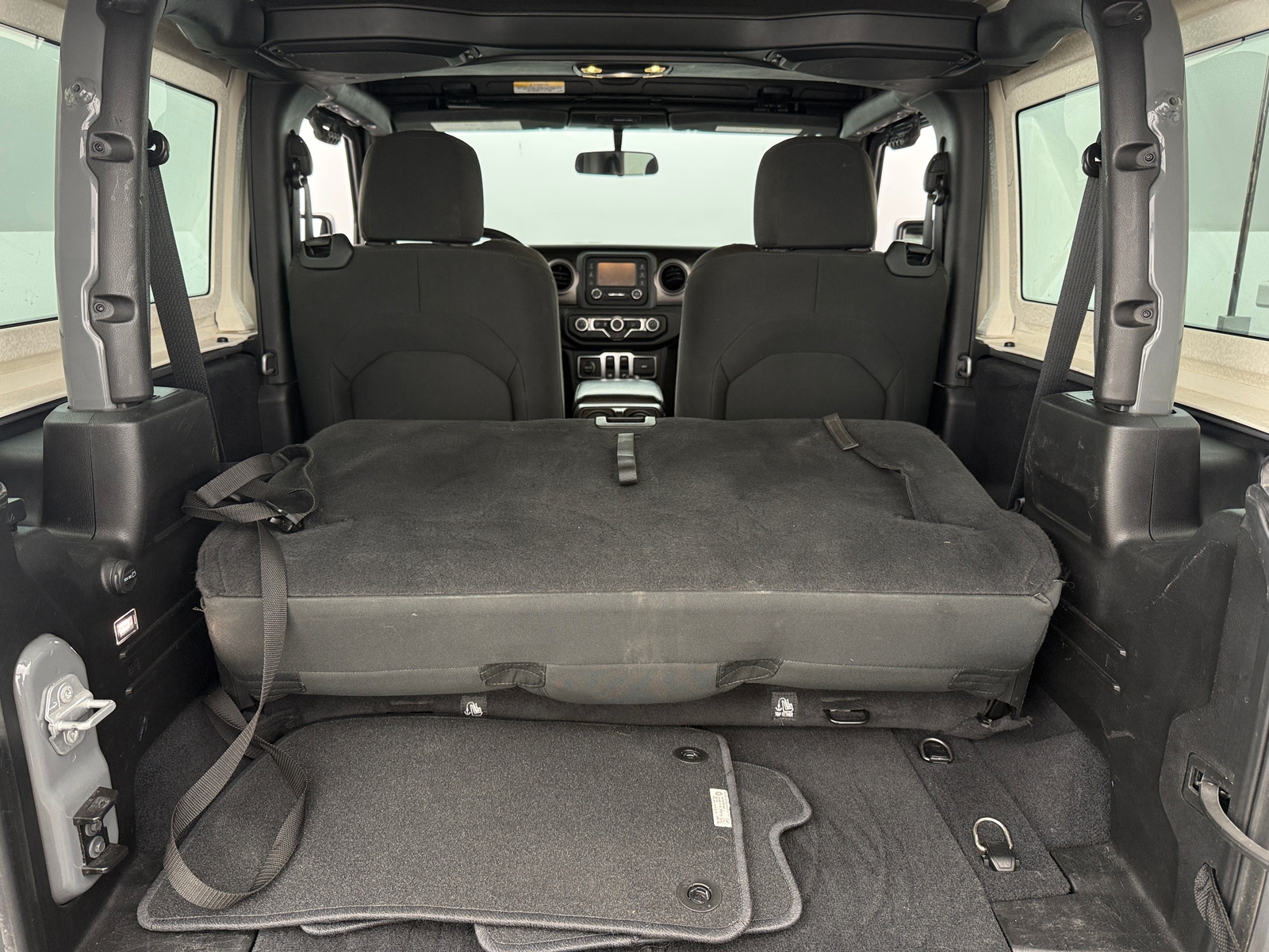 Thumbnail: 2019 Jeep Wrangler - 7