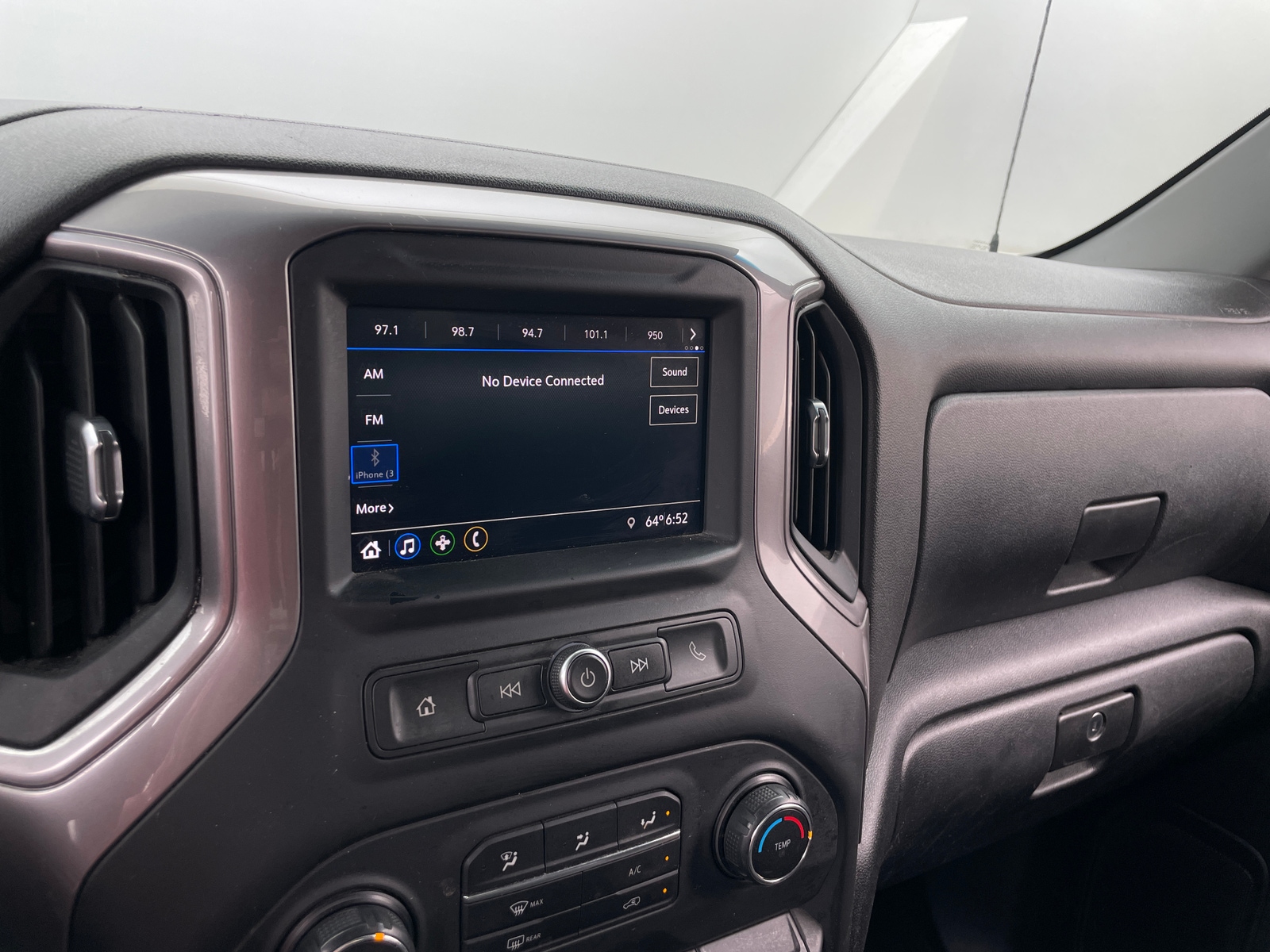 Thumbnail: 2020 Chevrolet Silverado 1500 - 4