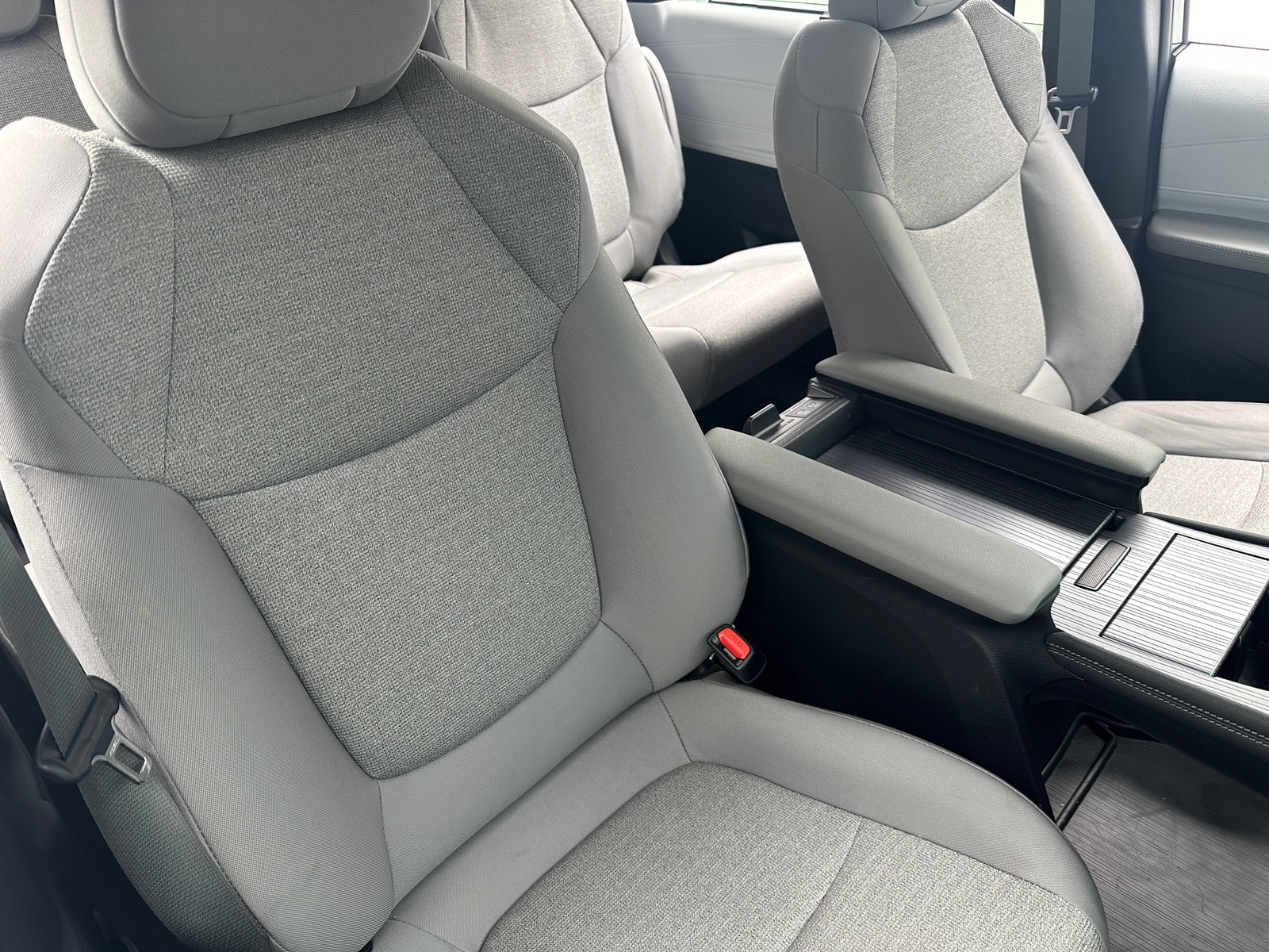 Thumbnail: 2025 Toyota Sienna - 2