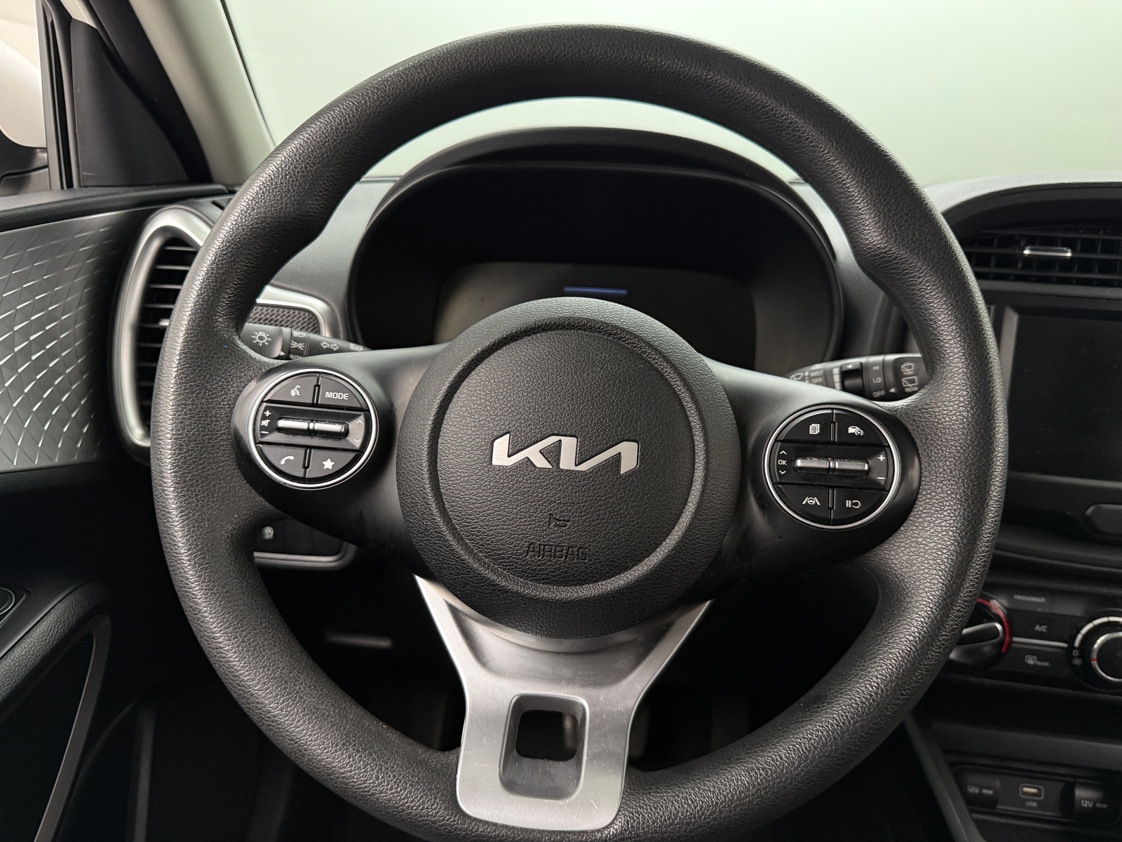 Thumbnail: 2023 Kia Soul - 5