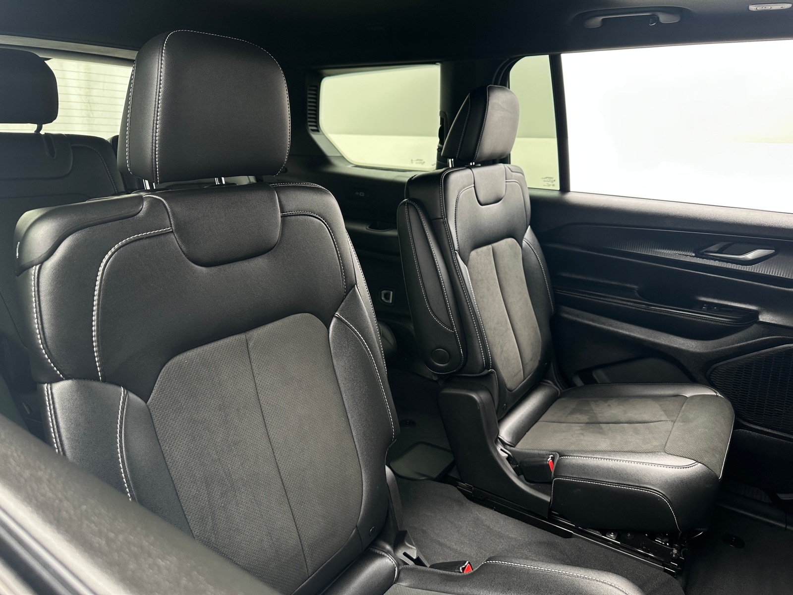 Thumbnail: 2024 Jeep Grand Cherokee L - 5