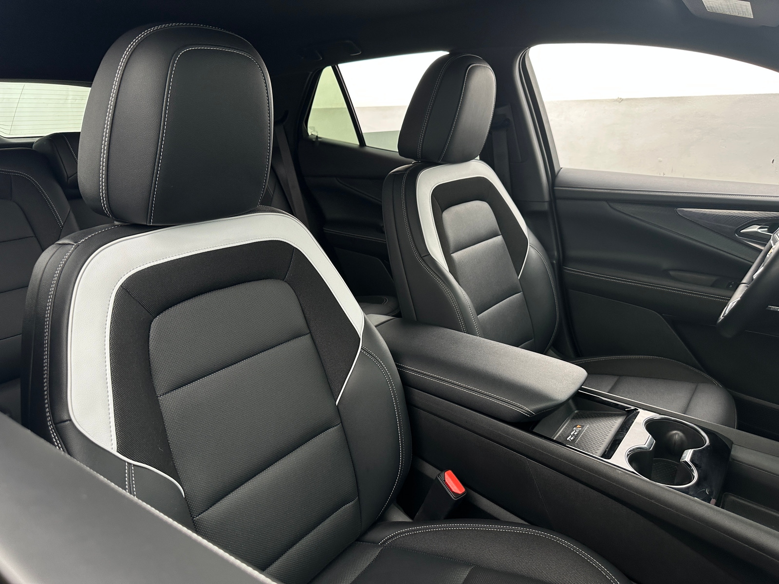 Thumbnail: 2024 Chevrolet Blazer EV - 2