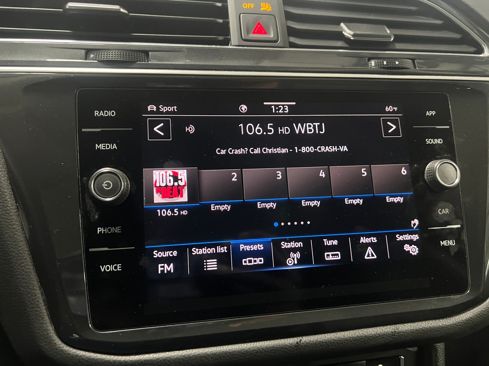 Thumbnail: 2021 Volkswagen Tiguan - 3