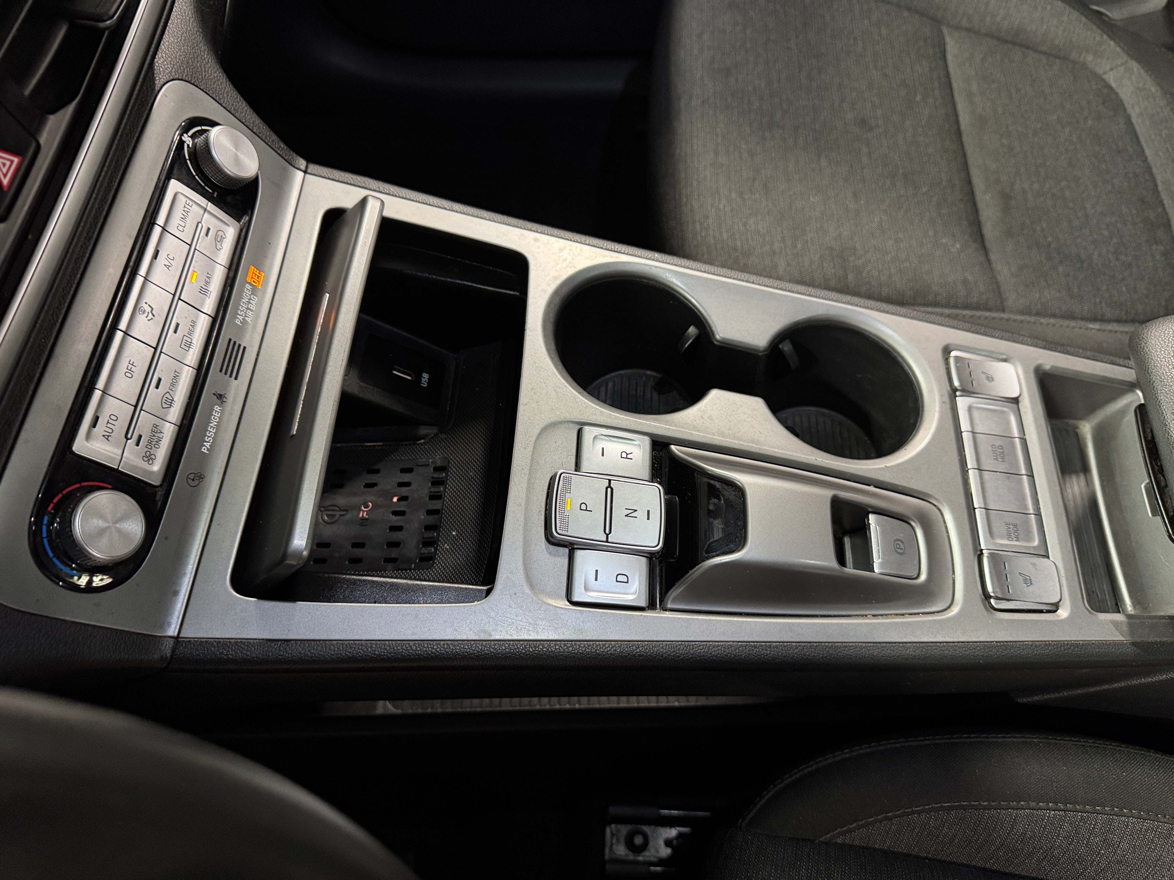 Used 2022 Hyundai Kona EV SEL with VIN KM8K33AG9NU159284 for sale in Oak Creek, WI