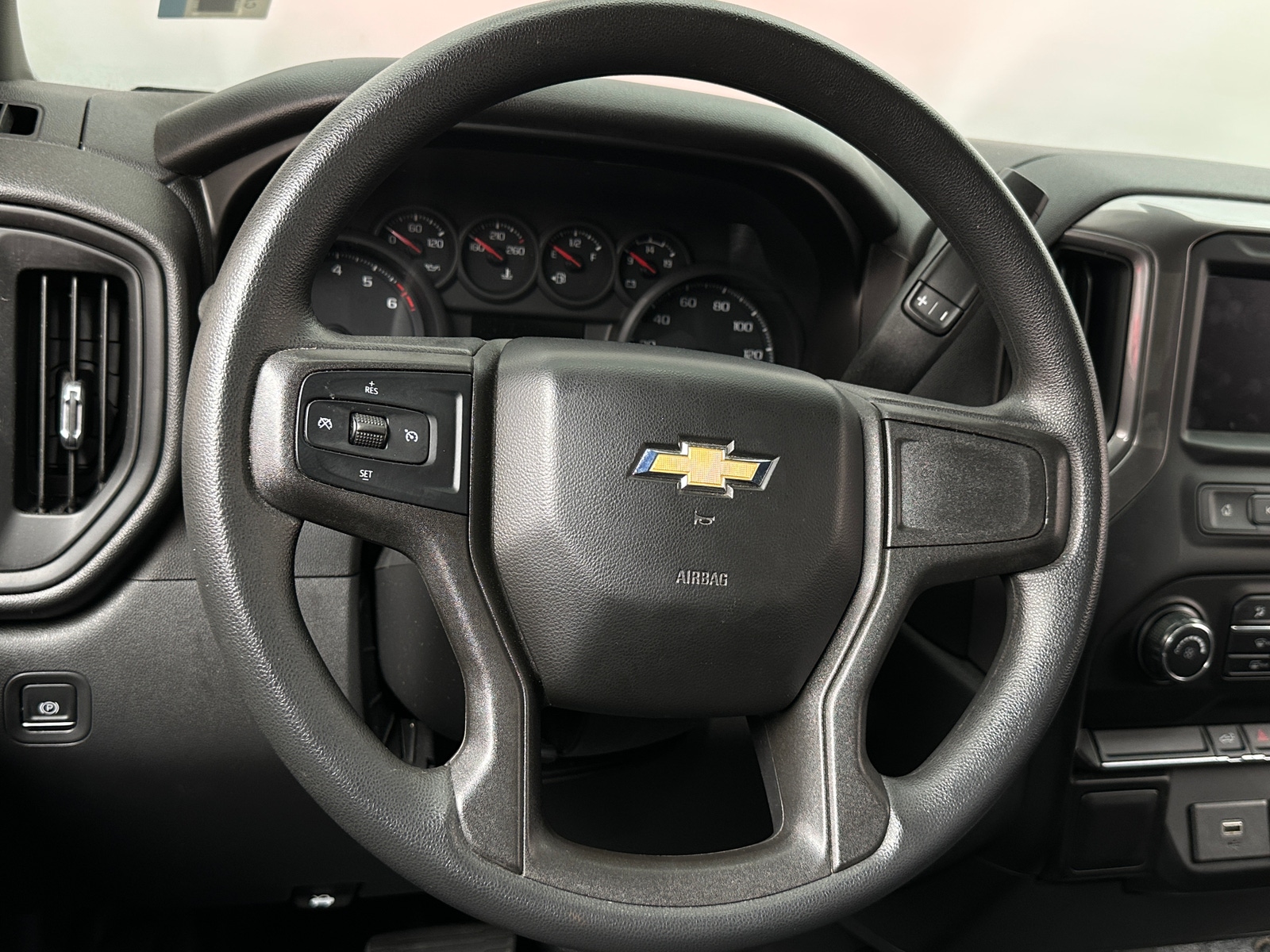 Thumbnail: 2020 Chevrolet Silverado 1500 - 4