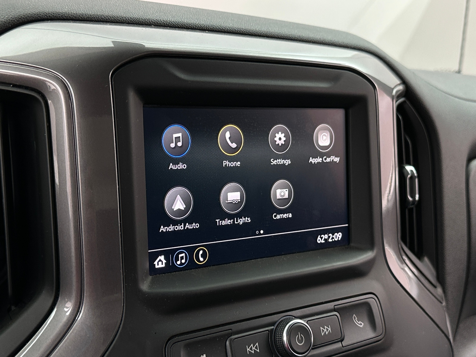 Thumbnail: 2020 Chevrolet Silverado 1500 - 3