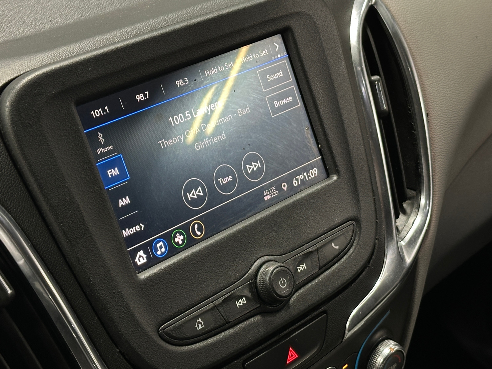 Thumbnail: 2021 Chevrolet Equinox - 4