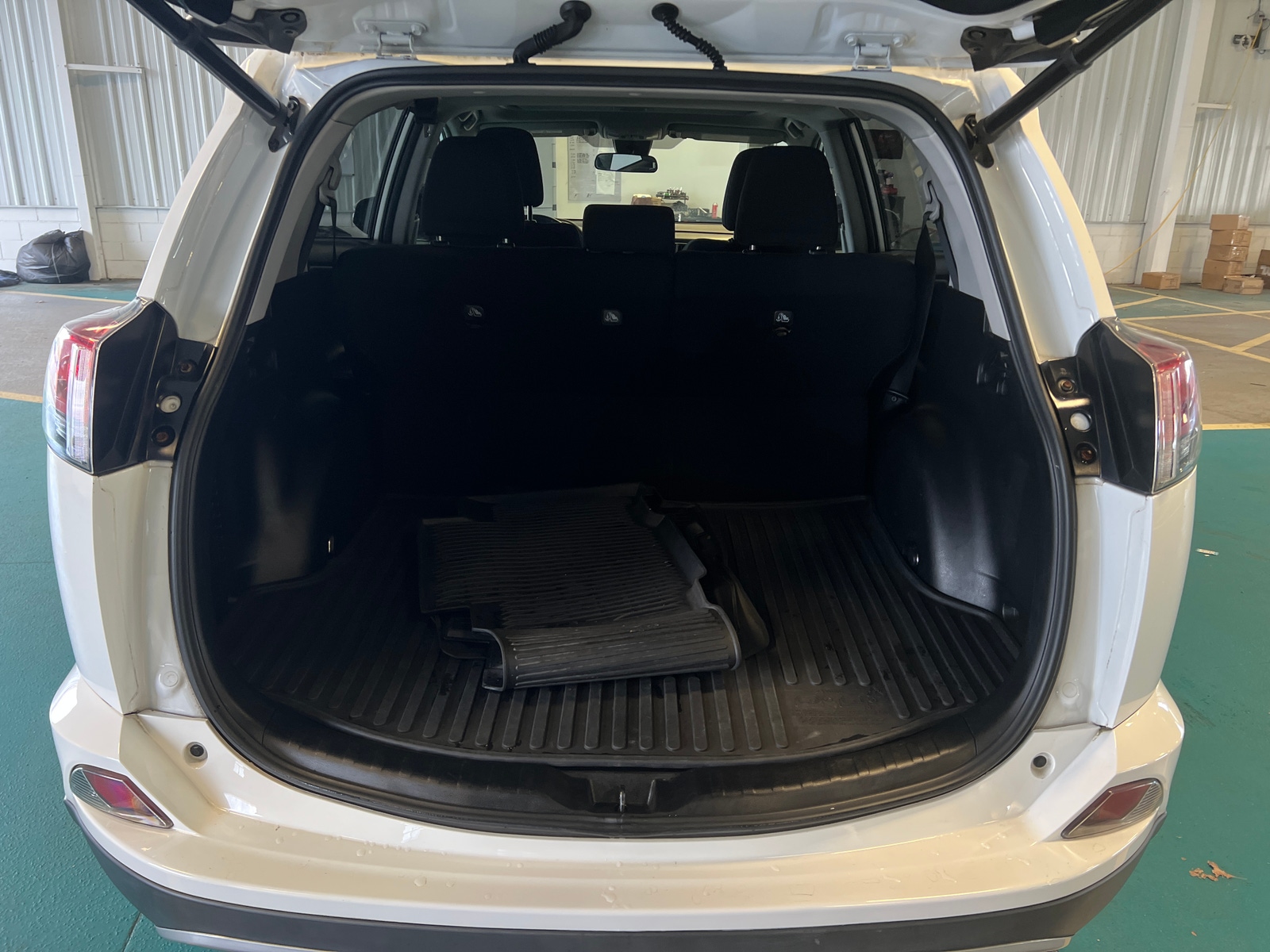 Thumbnail: 2018 Toyota RAV4 - 7