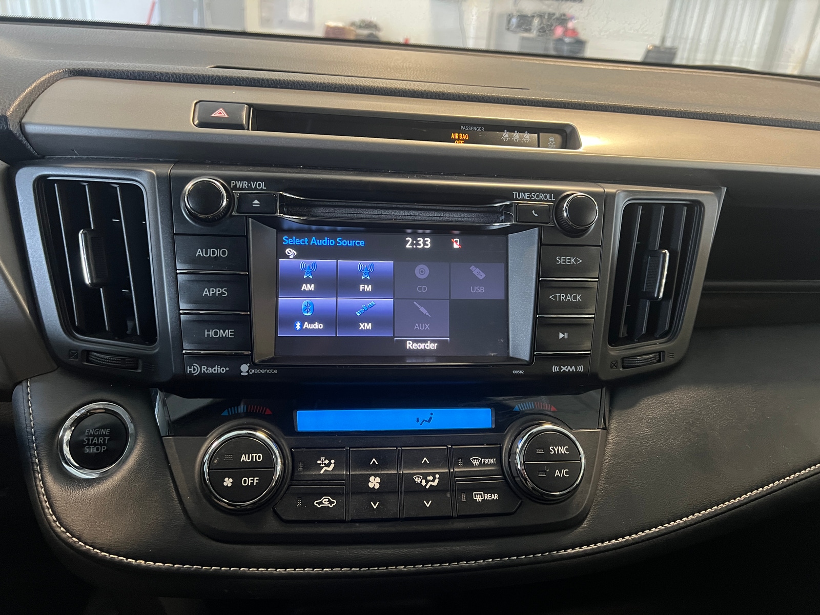 Thumbnail: 2018 Toyota RAV4 - 4