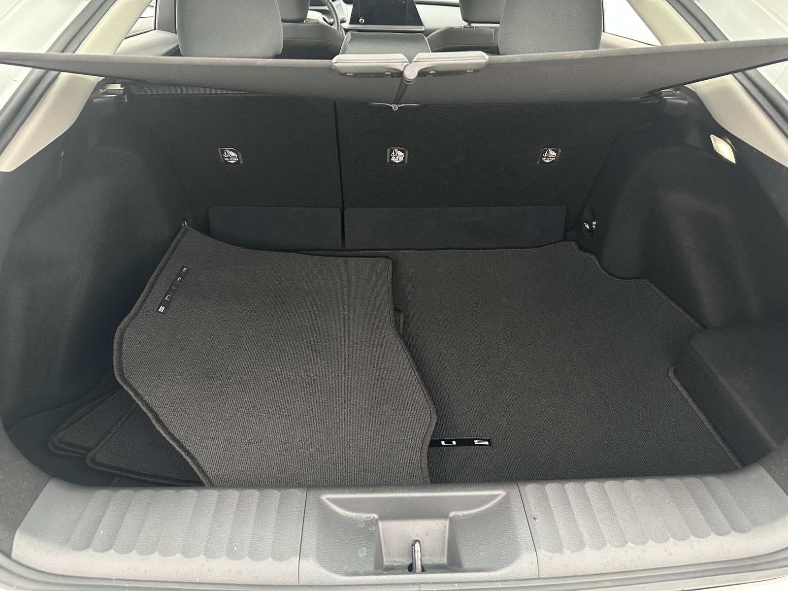 Thumbnail: 2023 Toyota Prius - 7