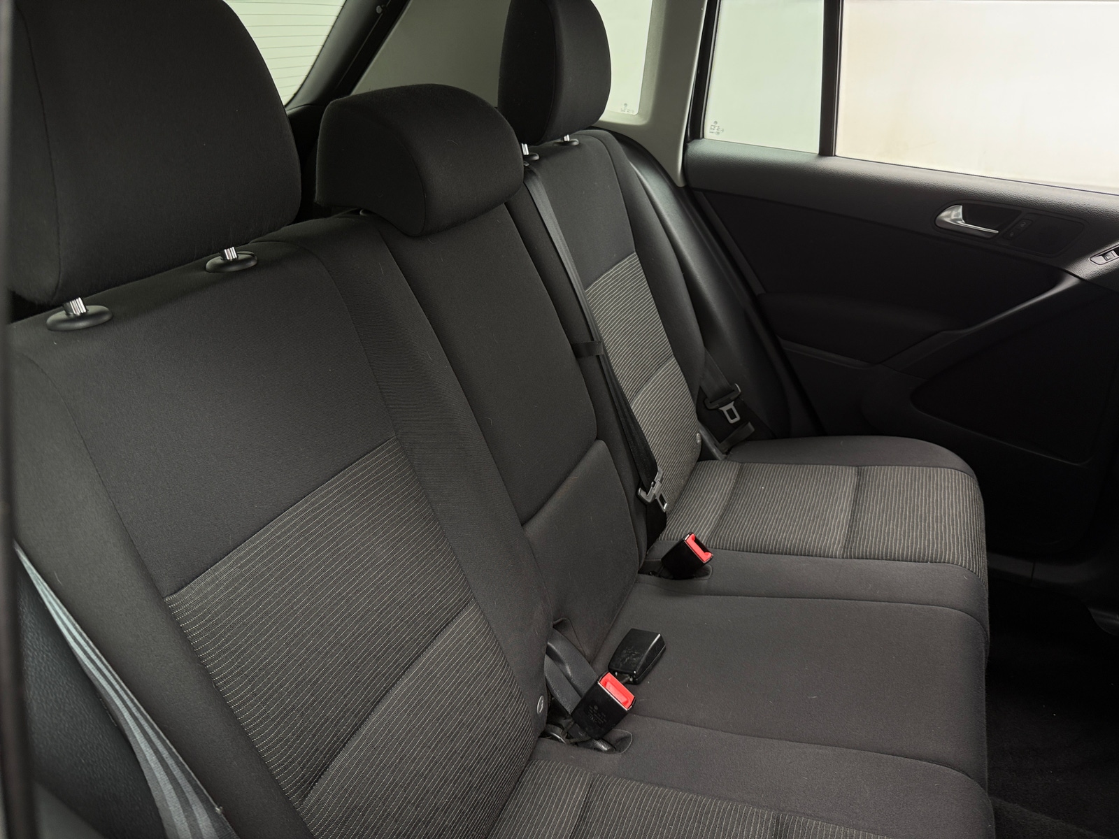 Thumbnail: 2017 Volkswagen Tiguan - 6