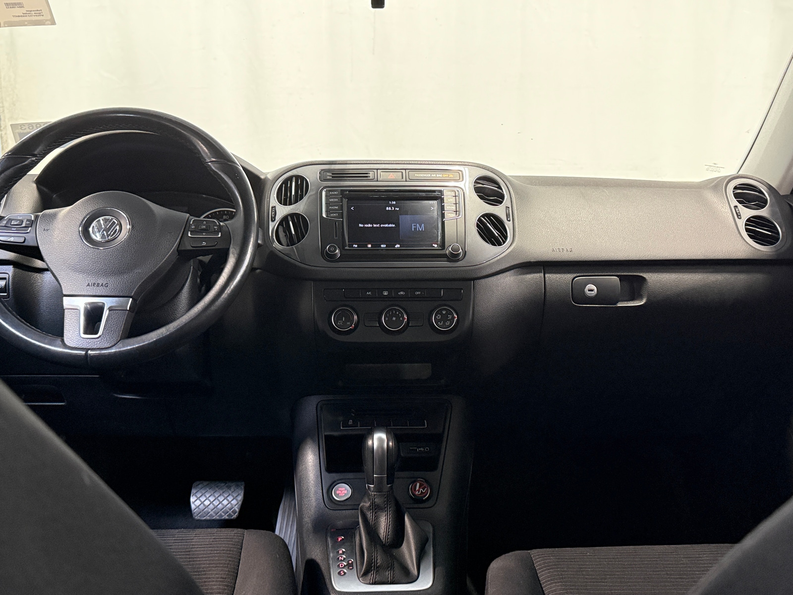 Thumbnail: 2017 Volkswagen Tiguan - 5