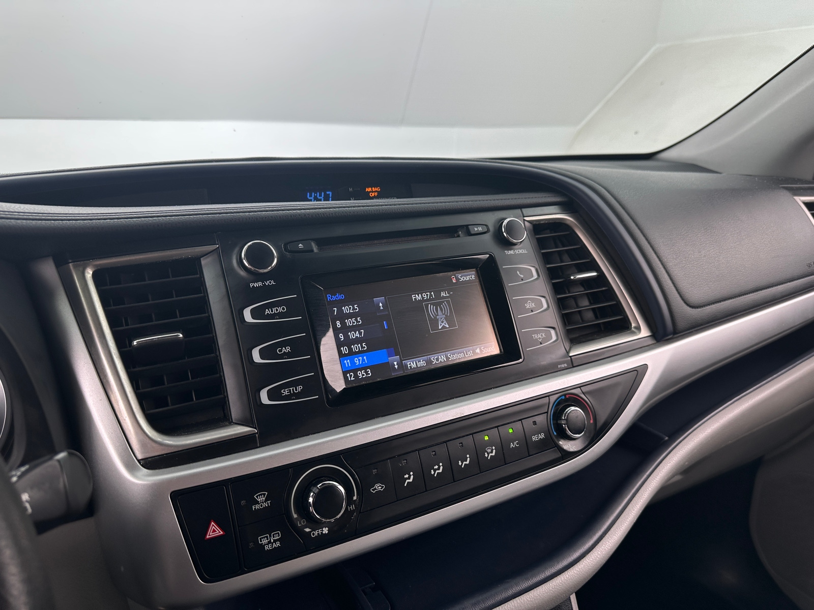 Thumbnail: 2019 Toyota Highlander - 4
