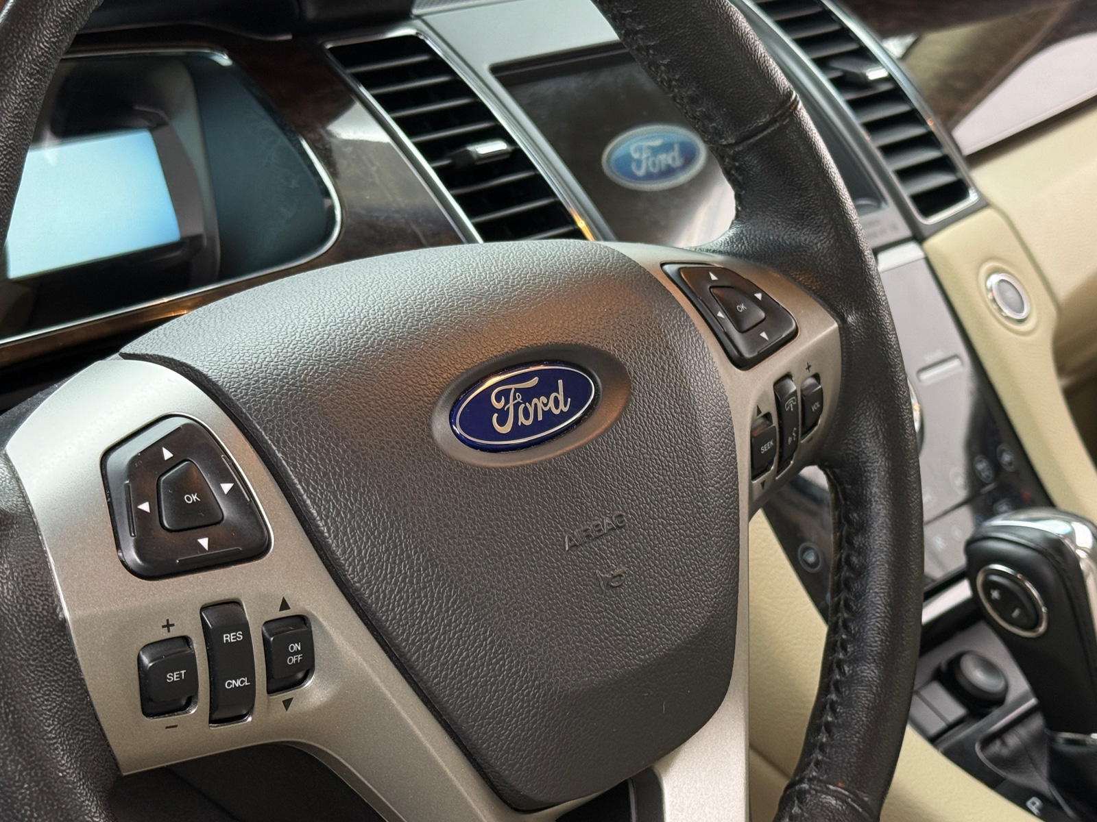 Thumbnail: 2018 Ford Taurus - 4