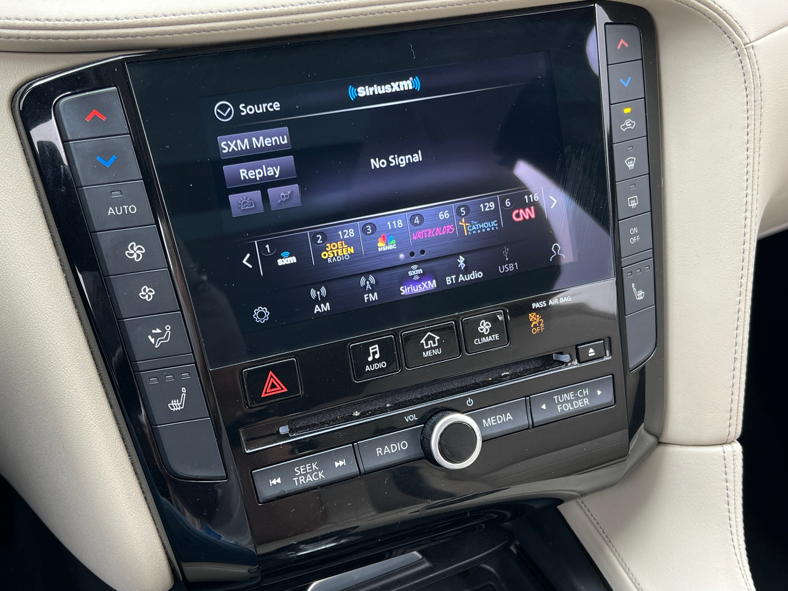 Thumbnail: 2021 INFINITI QX50 - 3
