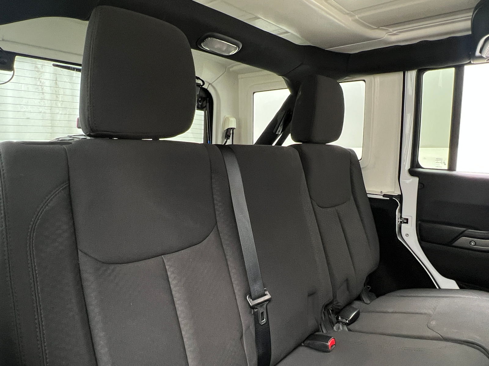 Thumbnail: 2015 Jeep Wrangler - 6