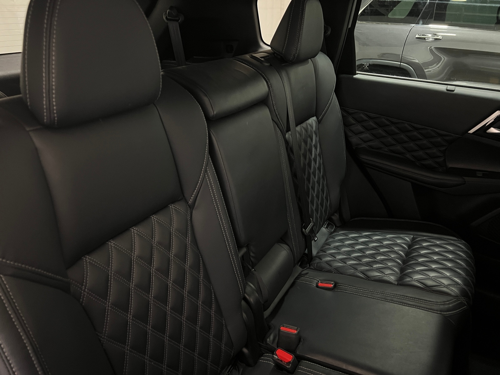 Thumbnail: 2023 Mitsubishi Outlander - 5