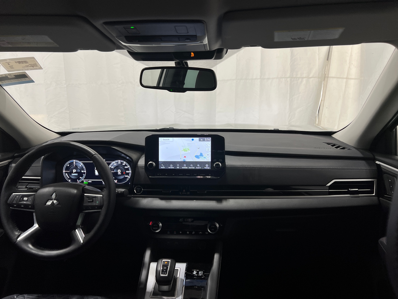 Thumbnail: 2023 Mitsubishi Outlander - 2