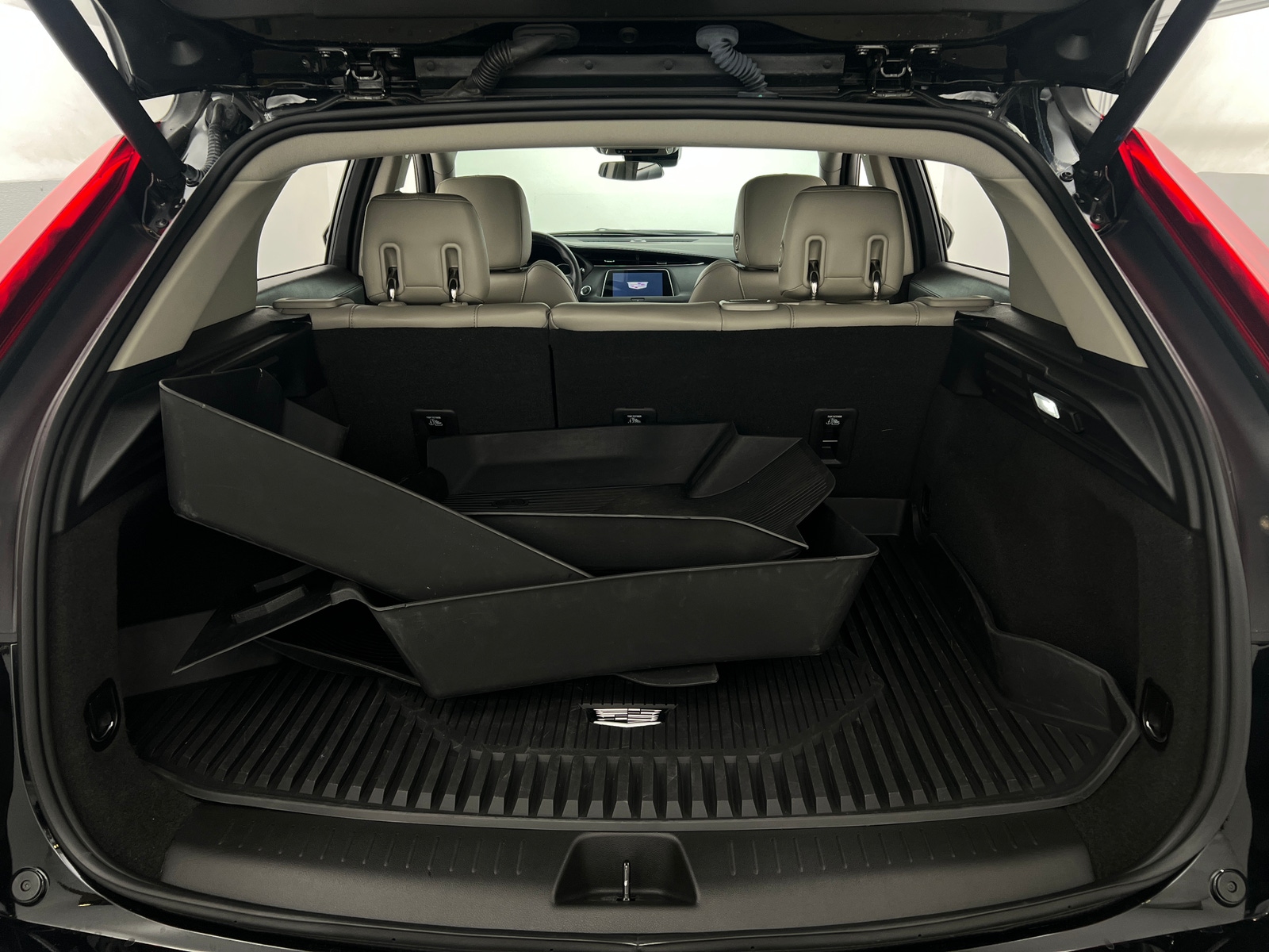 Thumbnail: 2023 Cadillac XT4 - 6