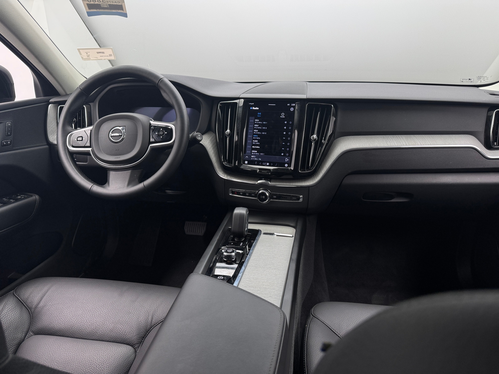 Thumbnail: 2025 Volvo XC60 - 2