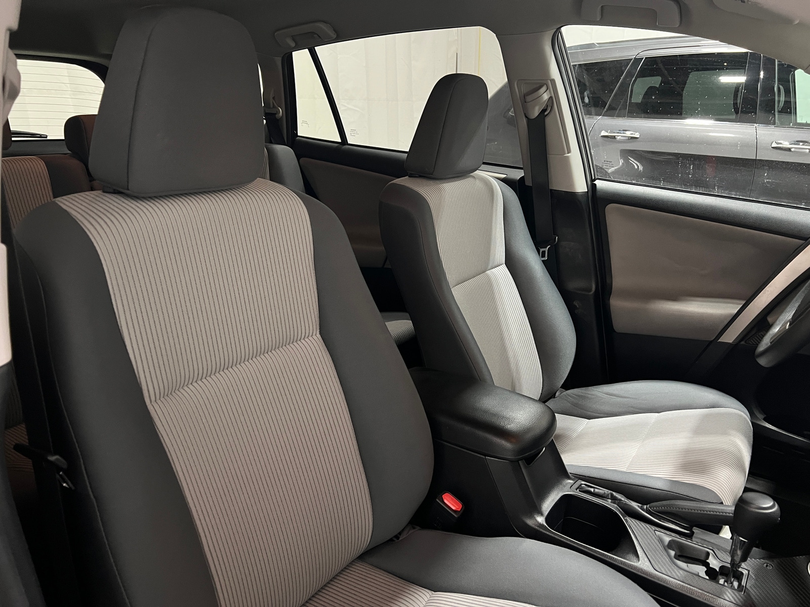 Thumbnail: 2015 Toyota RAV4 - 2