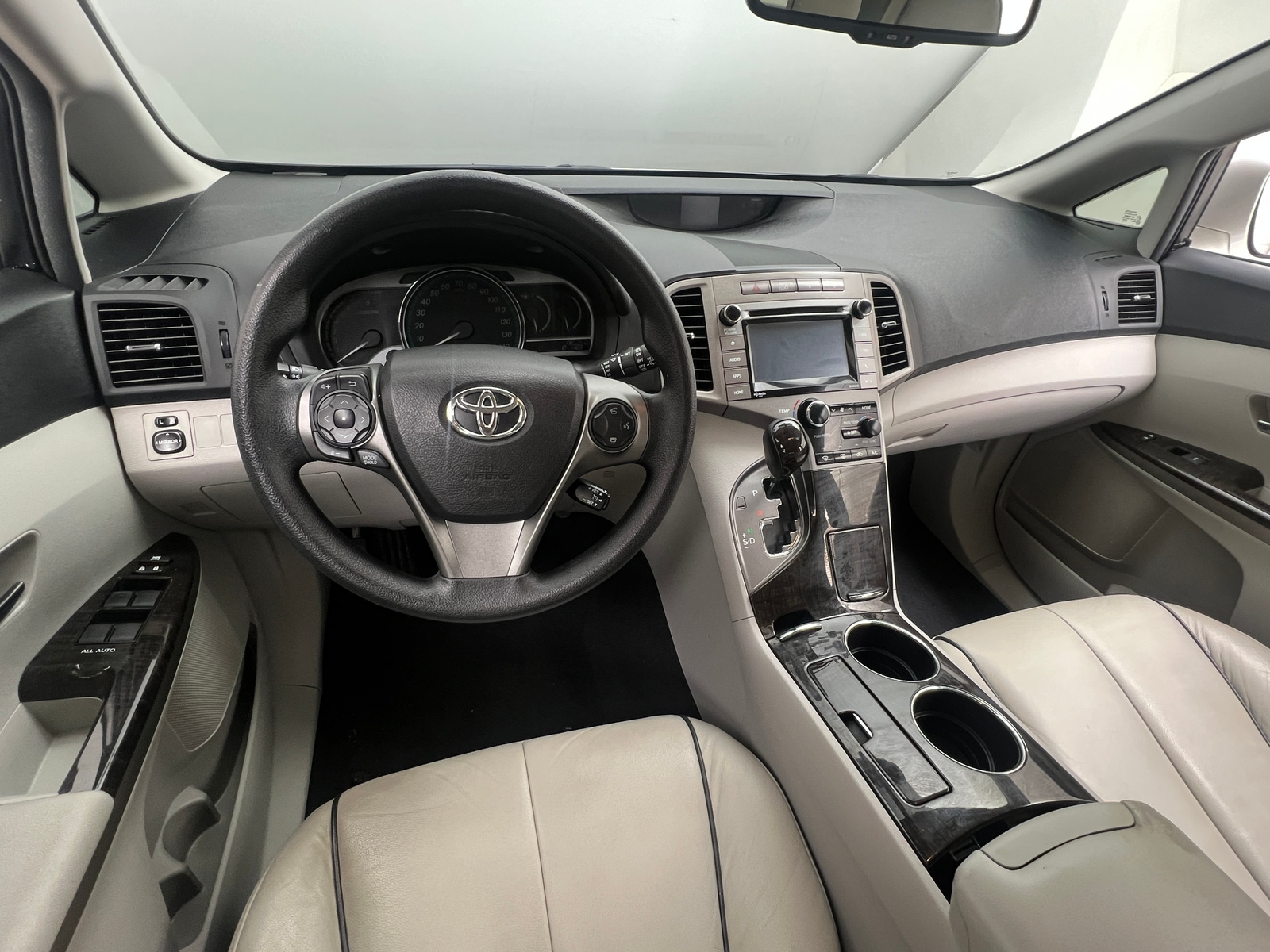 Thumbnail: 2015 Toyota Venza - 3