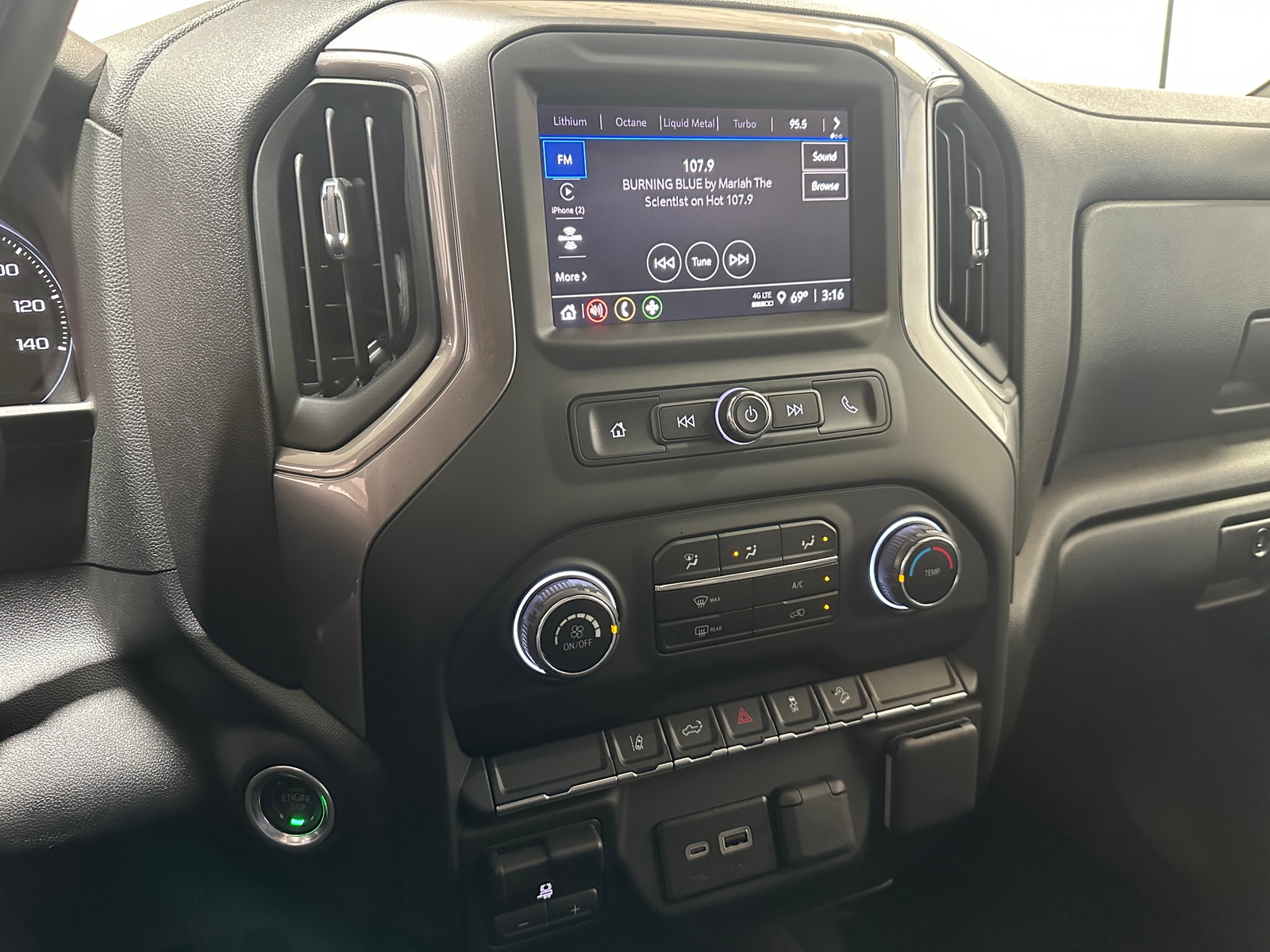 Thumbnail: 2024 Chevrolet Silverado 2500 - 4