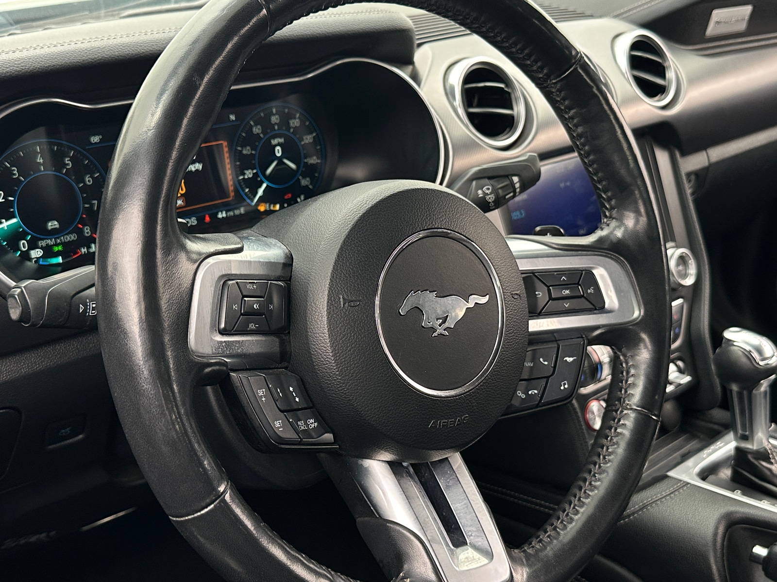 Thumbnail: 2022 Ford Mustang - 4