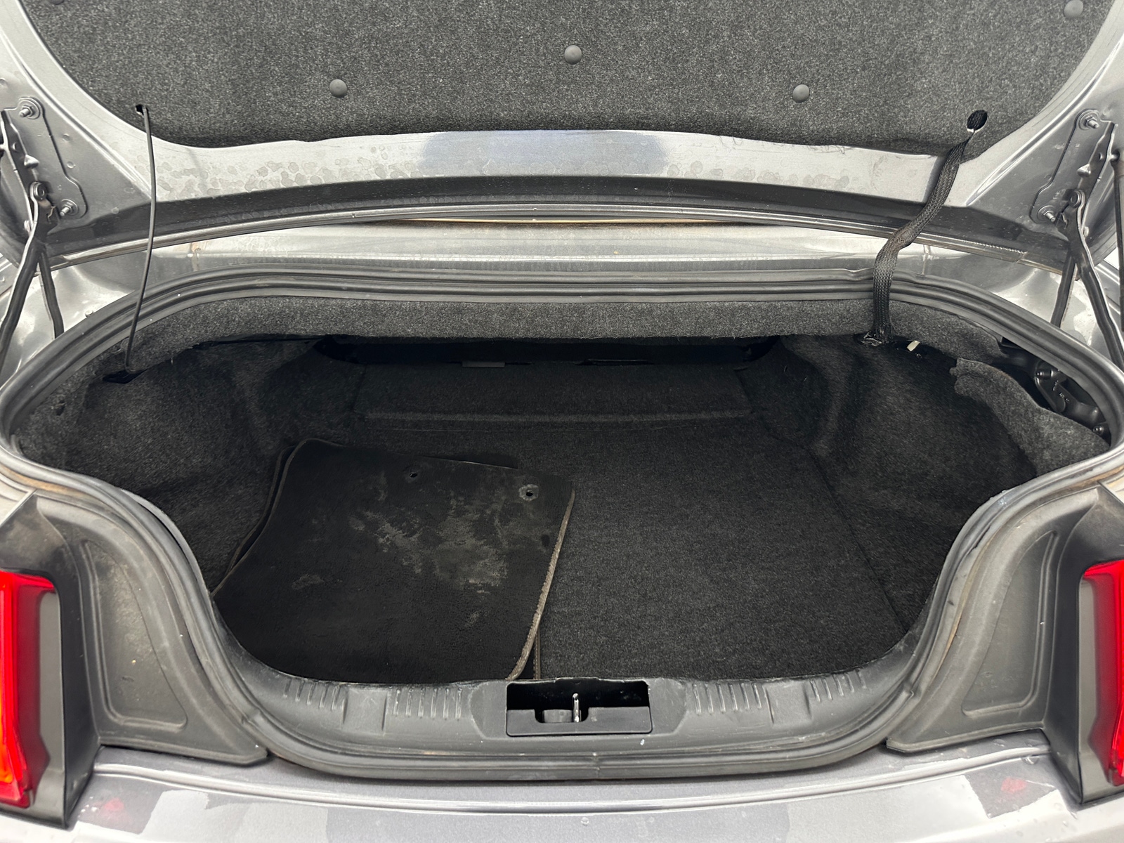 Thumbnail: 2022 Ford Mustang - 6