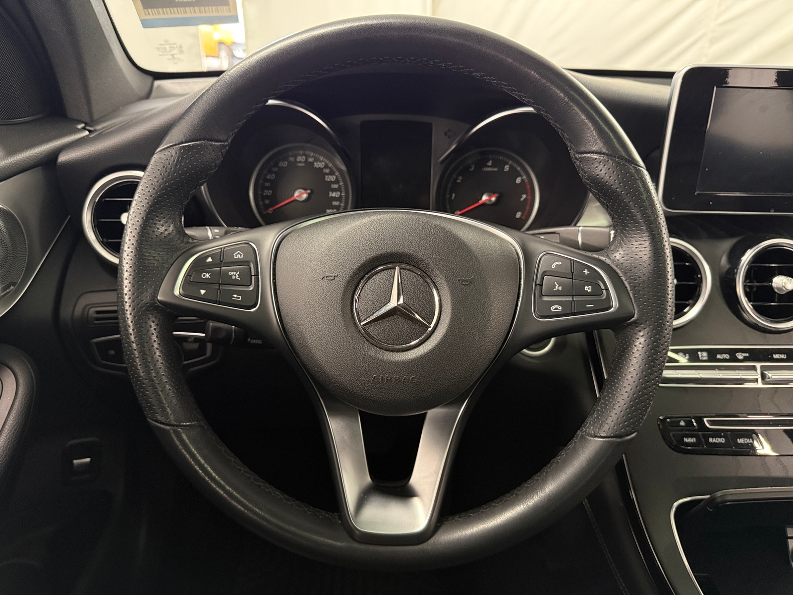 Thumbnail: 2019 Mercedes-Benz GLC - 4