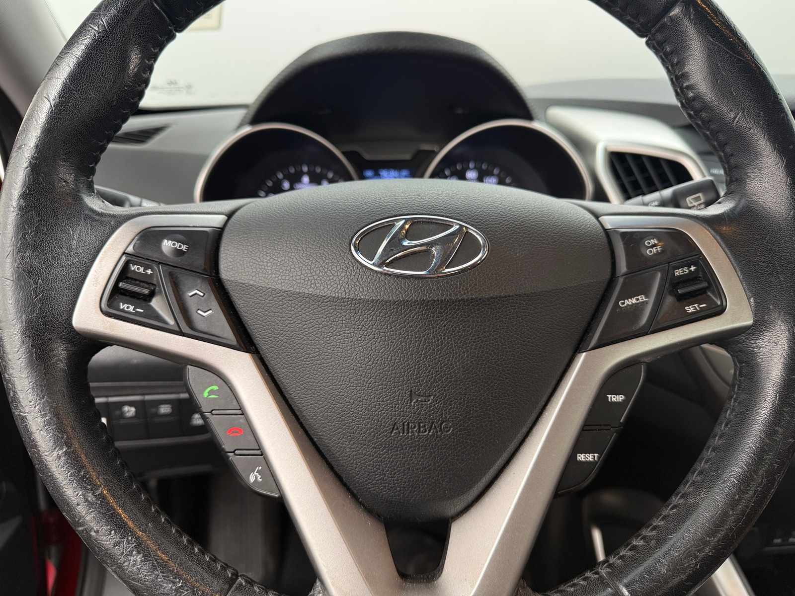 Thumbnail: 2012 Hyundai Veloster - 4