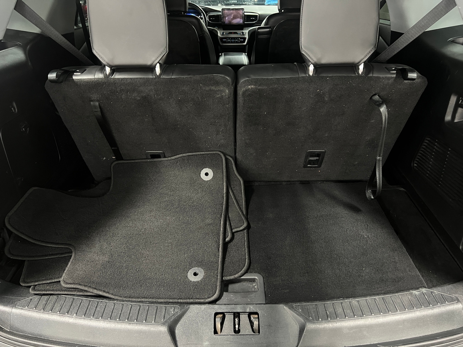 Thumbnail: 2022 Ford Explorer - 7