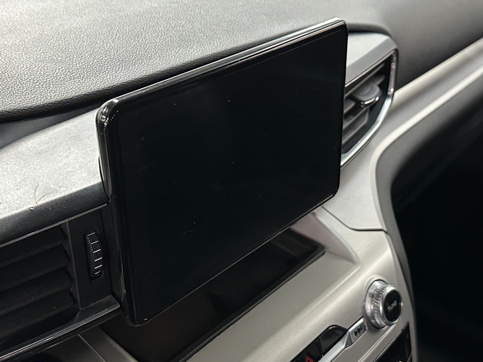 Thumbnail: 2022 Ford Explorer - 4