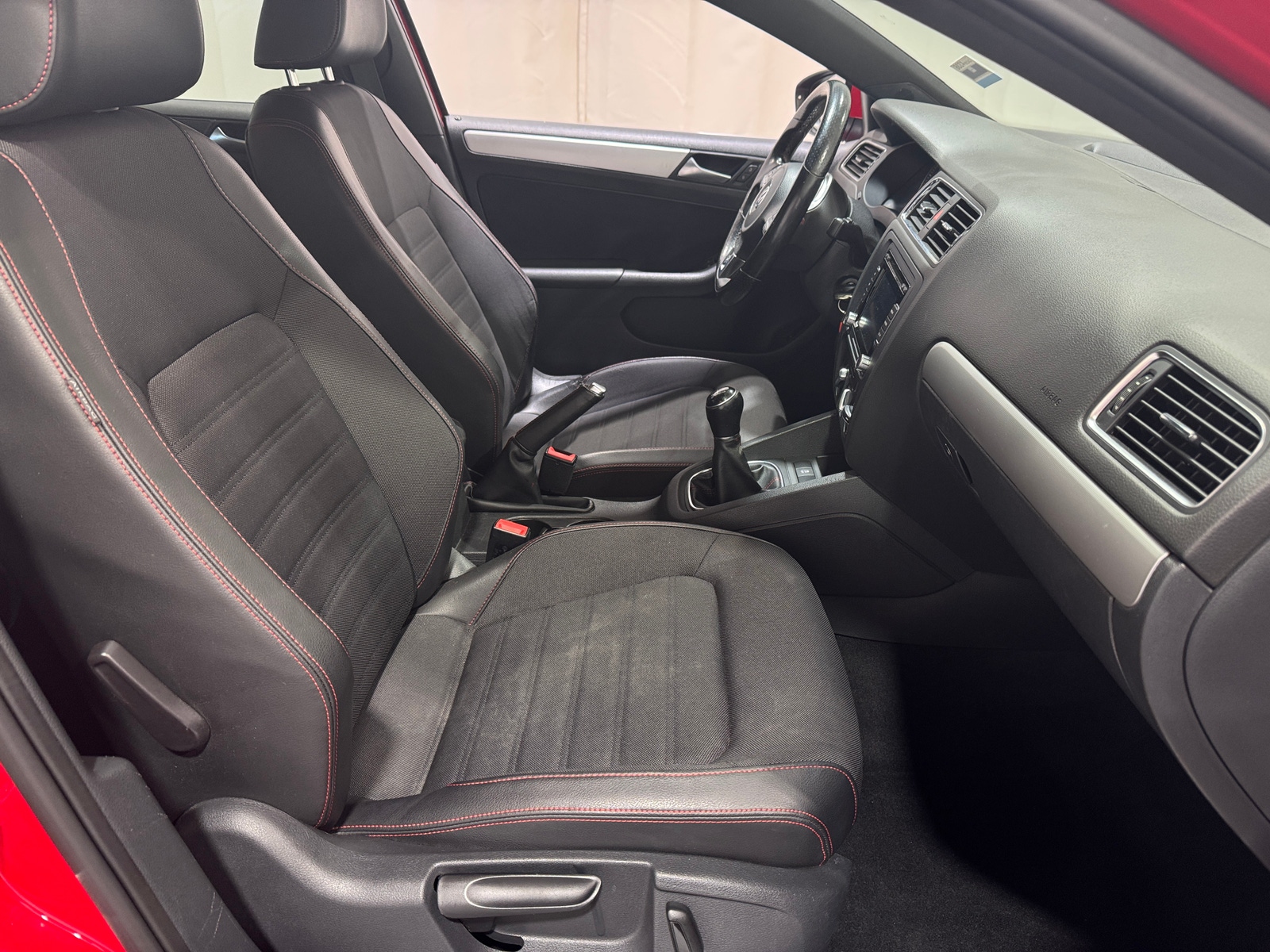 Thumbnail: 2013 Volkswagen Jetta - 2