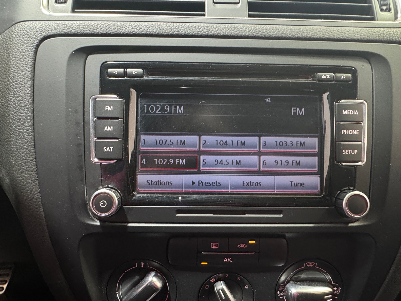 Thumbnail: 2013 Volkswagen Jetta - 4