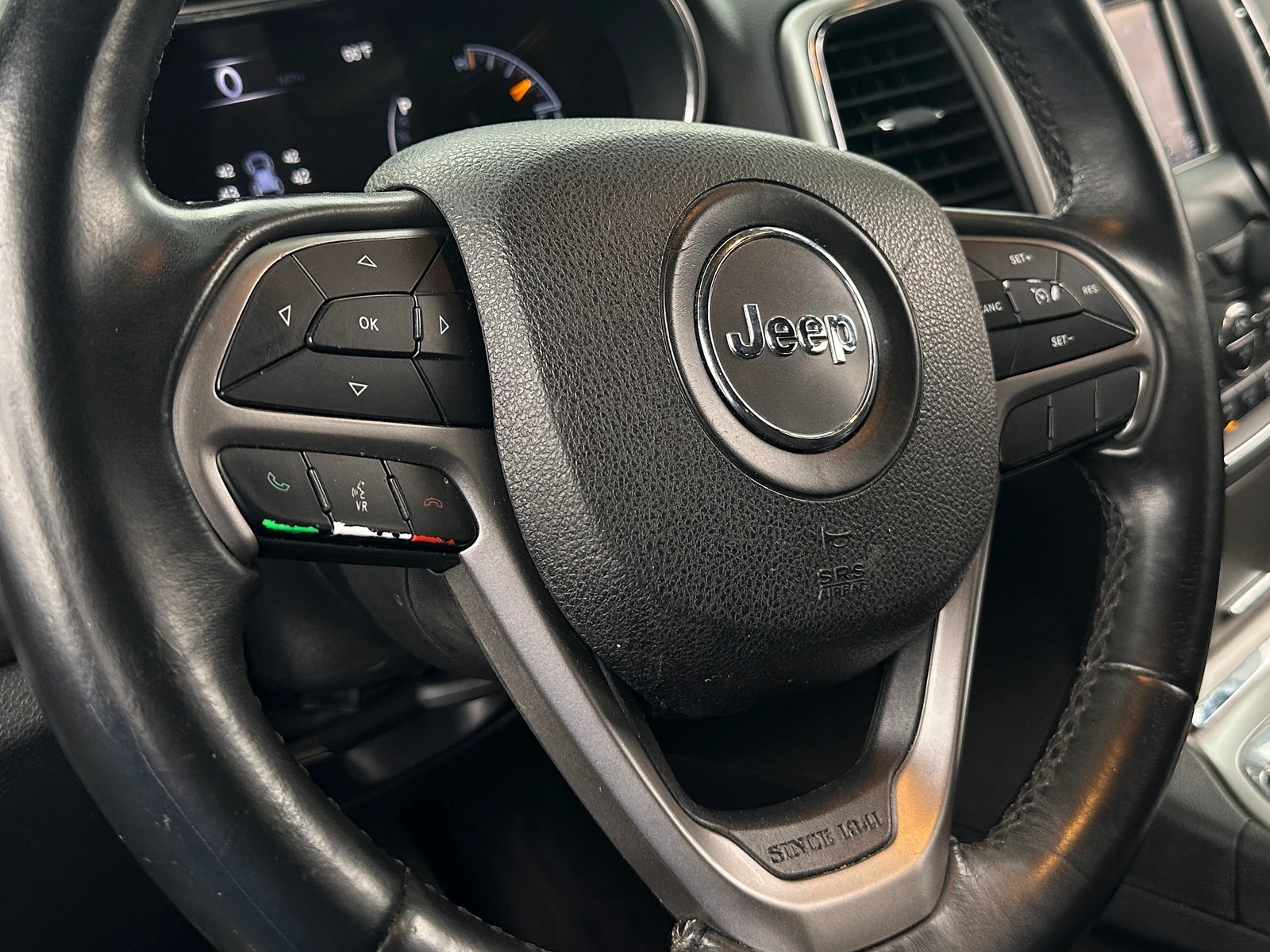 Thumbnail: 2018 Jeep Grand Cherokee - 5