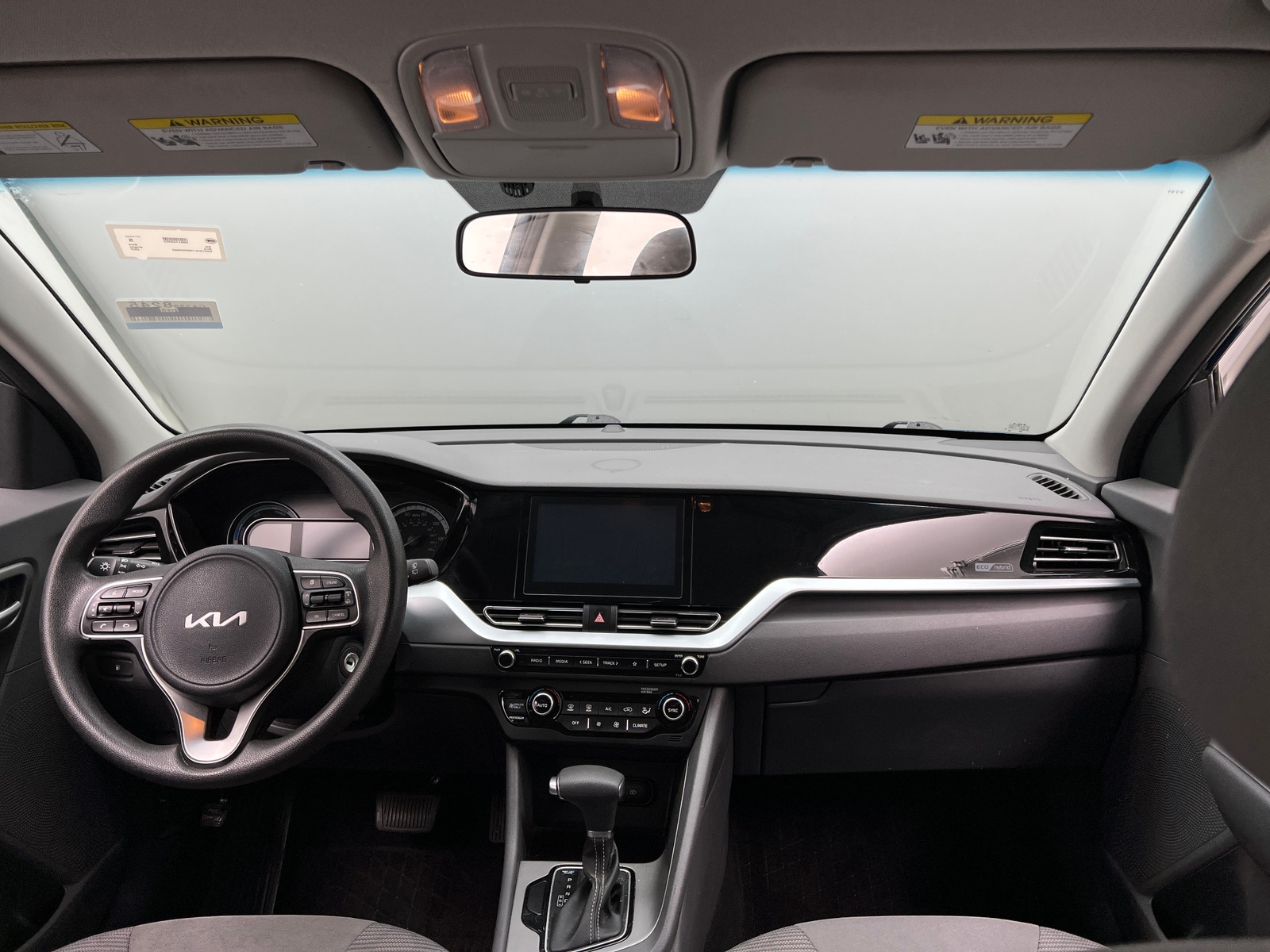 Thumbnail: 2022 Kia Niro - 3