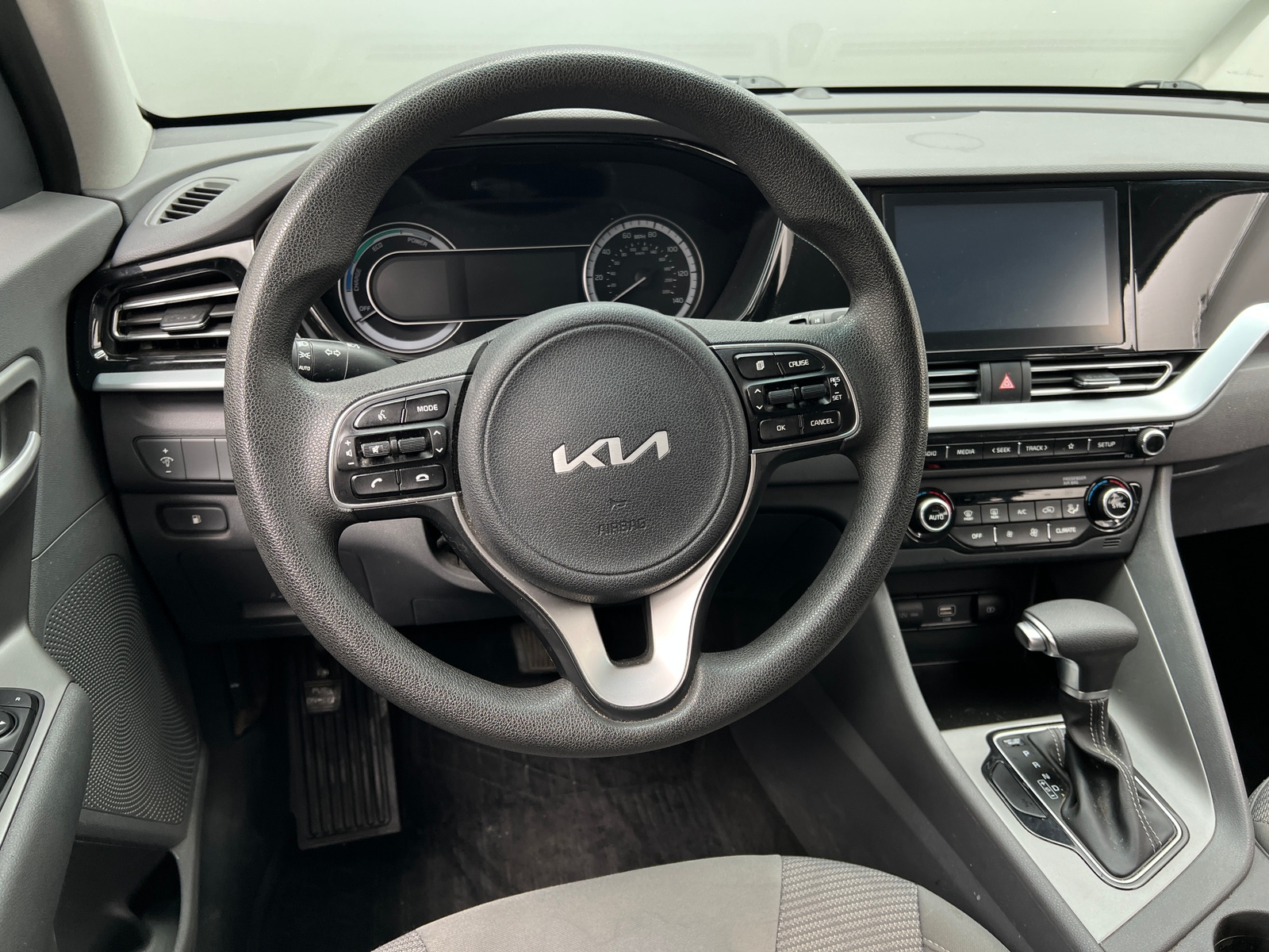 Thumbnail: 2022 Kia Niro - 5